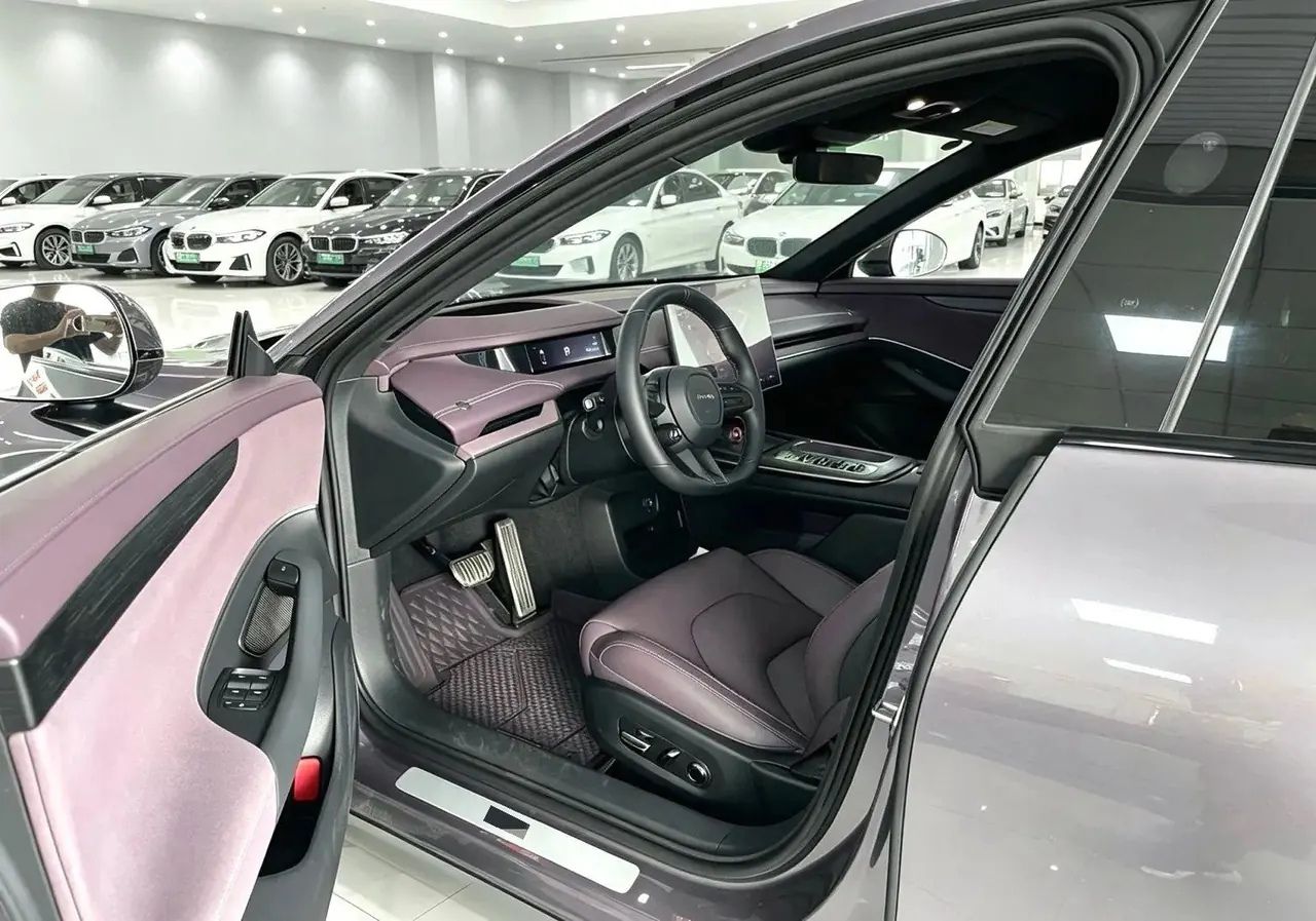 MI 2024 SU 7 800km 4-wheel drive ultra-long endurance high-end smart driving Max version automatic gear 2