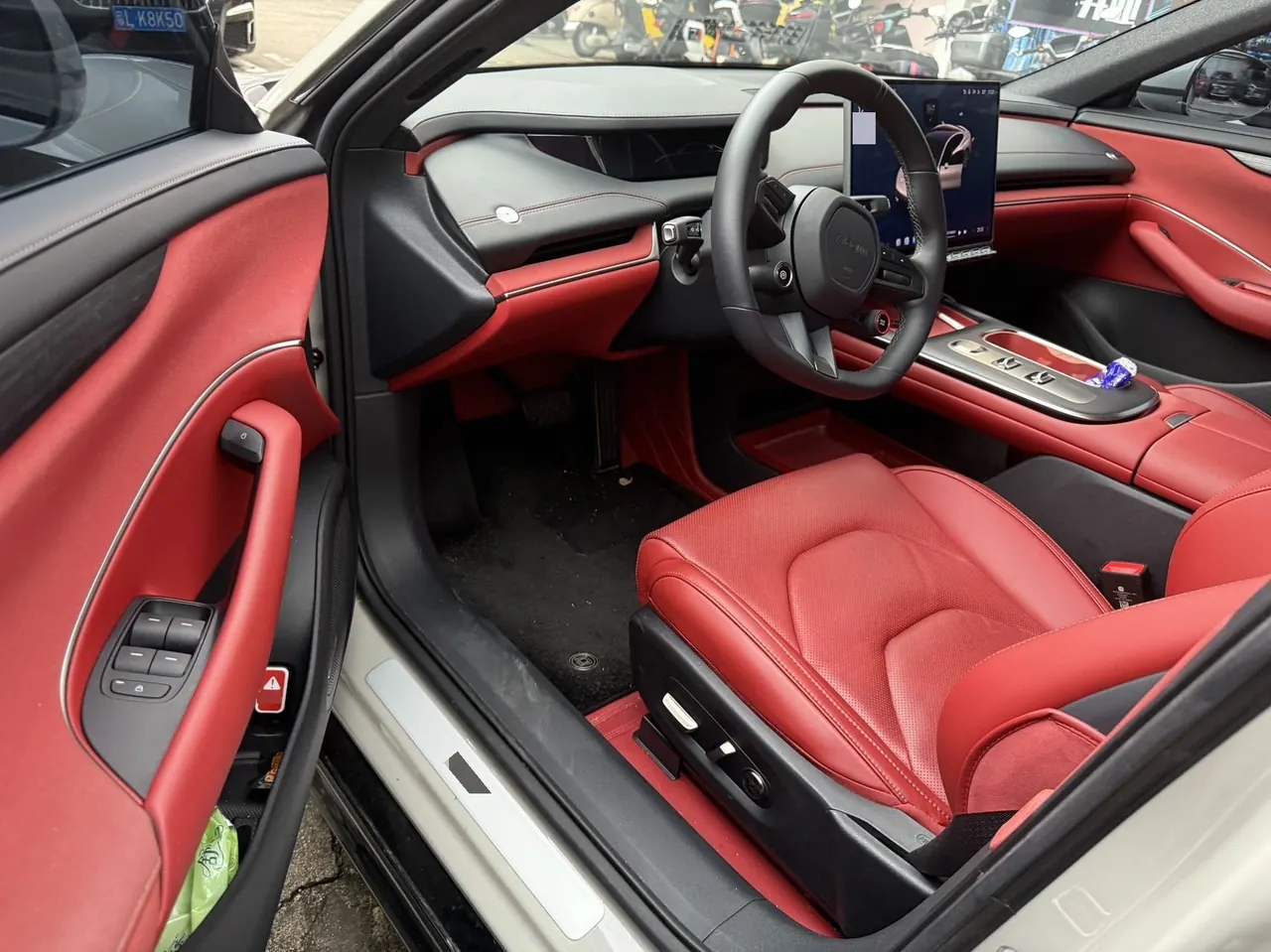 MI 2024 SU 7 700km Rear Drive Long Endurance Smart Driving Edition Automatic Gear 6