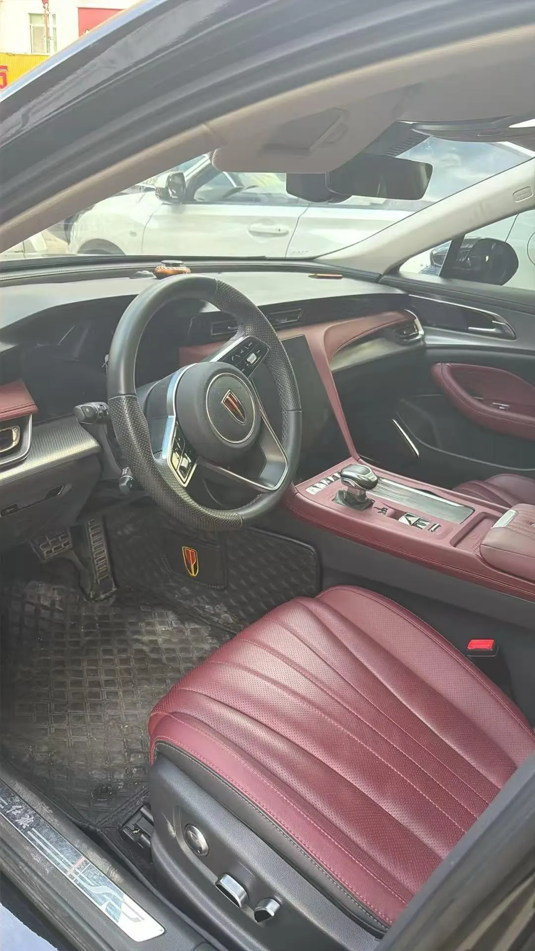 HongQi 2024 H5 2.0T Zhilian Qi Chang Edition Automatic Gear 5