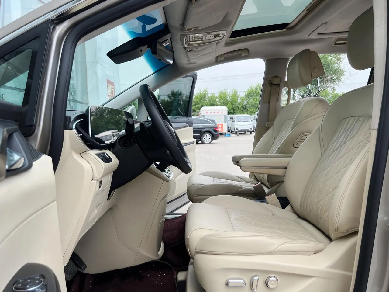 Buick 2023 GL8 ES Lu Zun 48V 2.0T 653T Flagship Automatic Gear 15