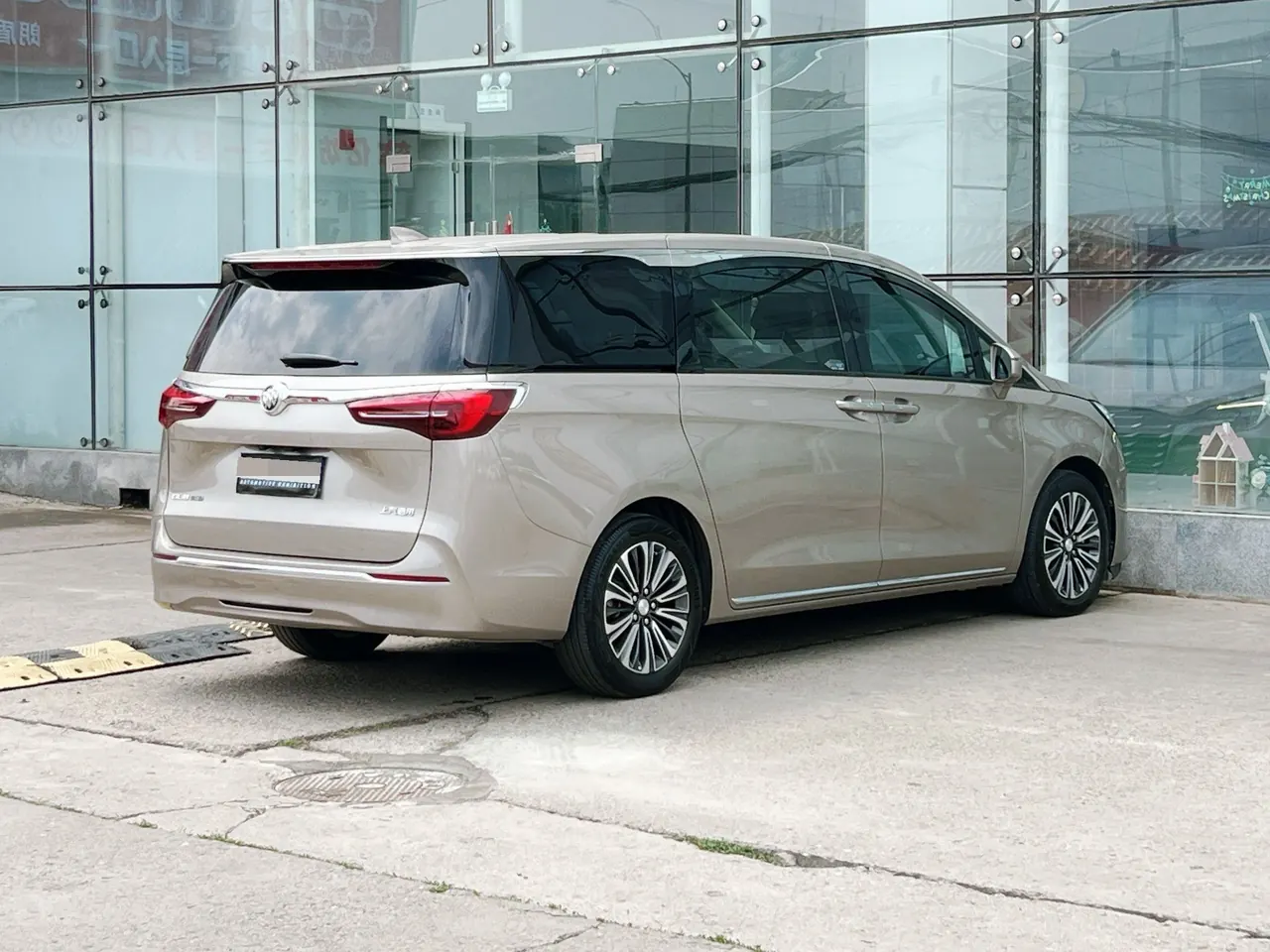 Buick 2023 GL8 ES Lu Zun 48V 2.0T 653T Flagship Automatic Gear 4