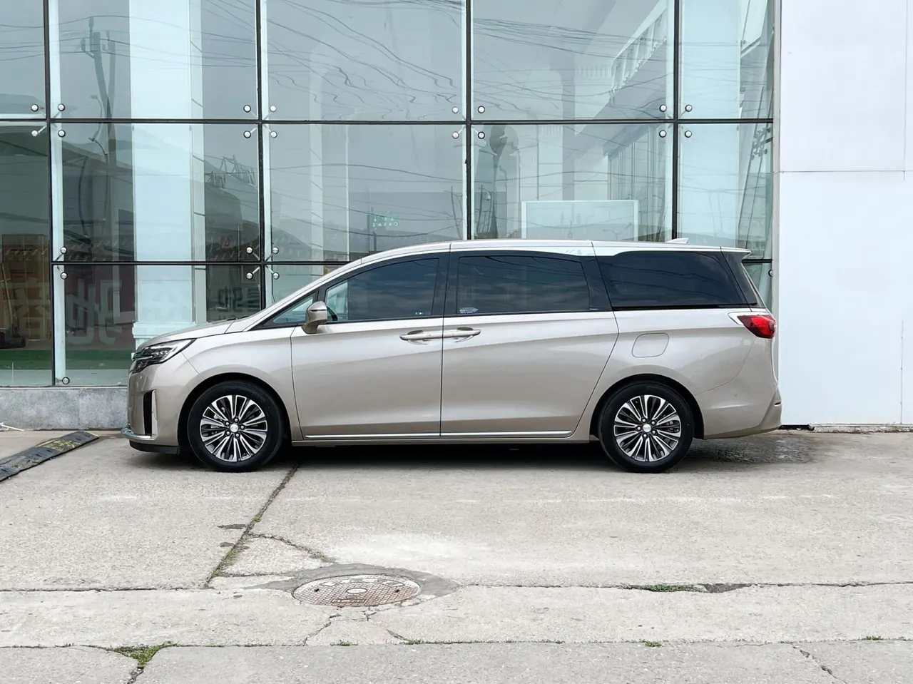 Buick 2023 GL8 ES Lu Zun 48V 2.0T 653T Flagship Automatic Gear 8