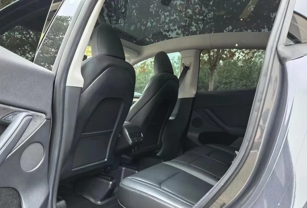 Tesla 2023 Model Y rear-wheel drive version automatic transmission 5