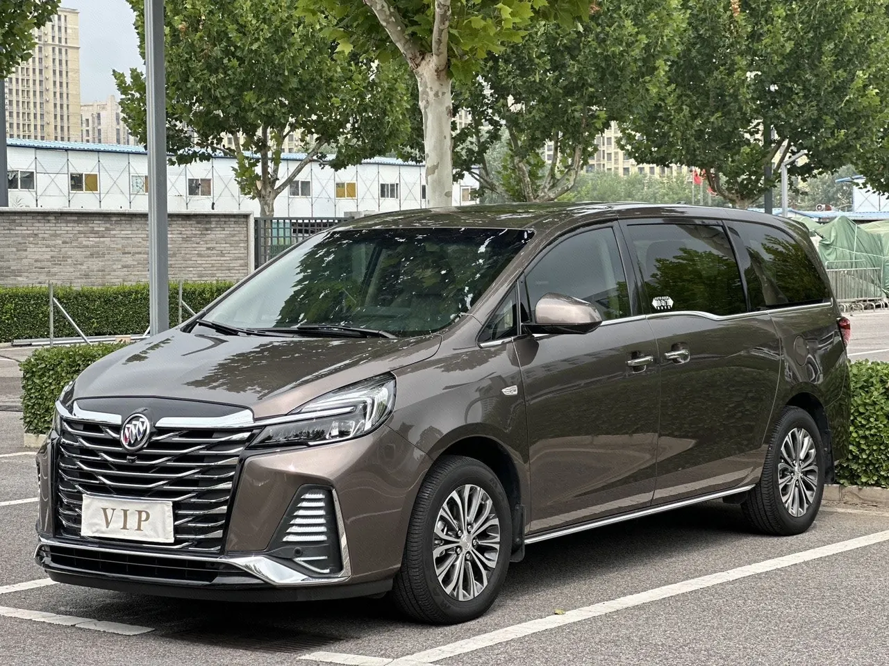 Open image lightbox: Buick 2023 GL8 Land Business Class 48V 2.0T 652T Luxury Automatic Gear
