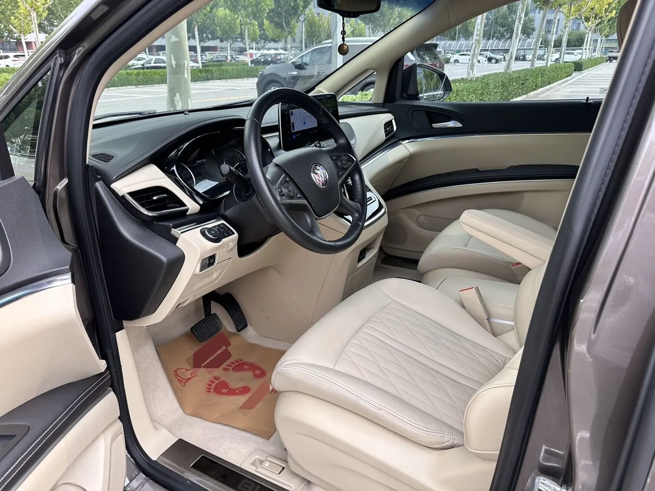 Buick 2023 GL8 Land Business Class 48V 2.0T 652T Luxury Automatic Gear 7