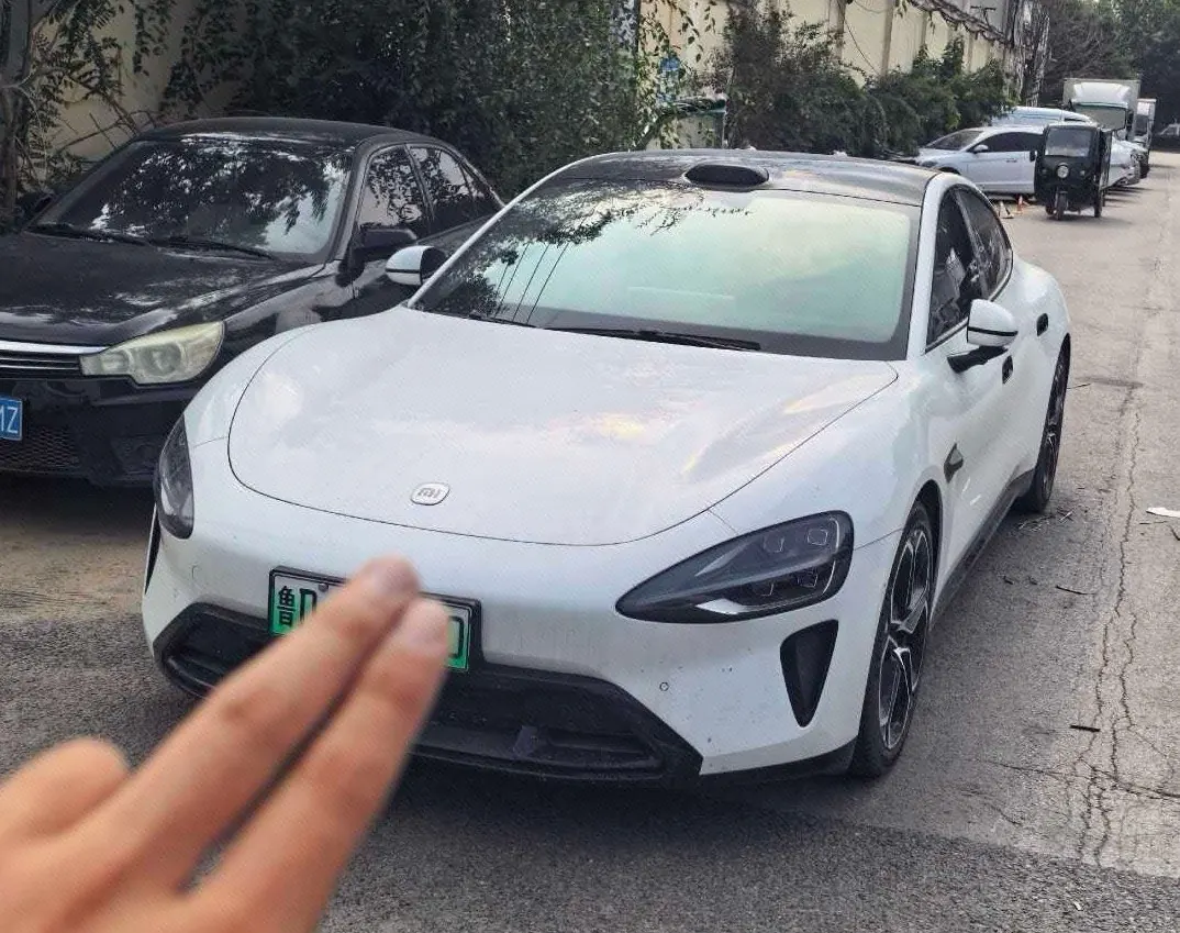 打开图片灯箱:MI 2024 SU 7 750km Four-wheel Drive Max Founding Edition Automatic Gear