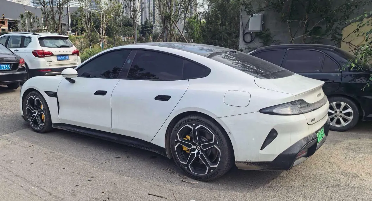 MI 2024 SU 7 750km Four-wheel Drive Max Founding Edition Automatic Gear 2