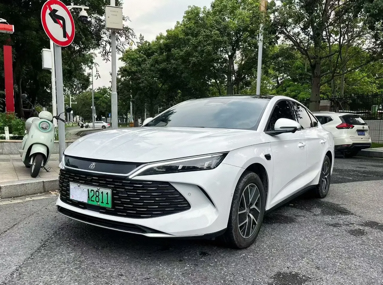 Open image lightbox: BYD 2026 Qin L DM-i 1.5 stepless 128KM leading automatic gear