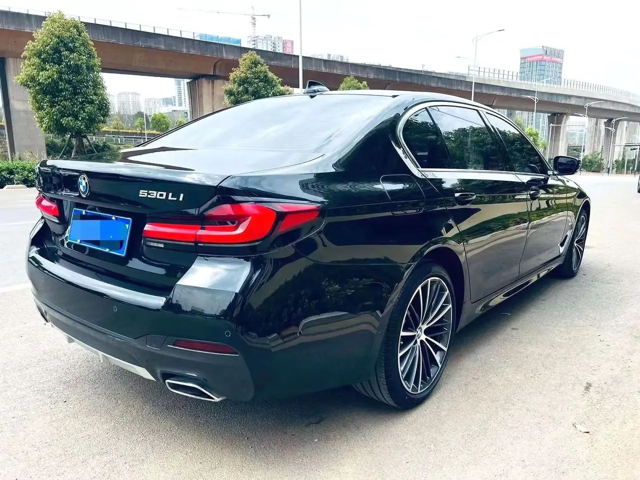 BMW 5 Series 2023 530Li 2.0T Leading M Sports Suit Automatic Gear 9