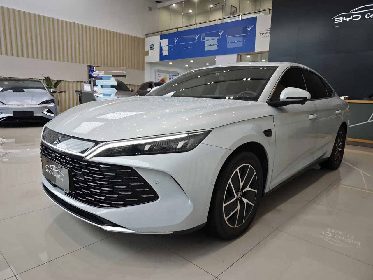 Open image lightbox: BYD 2025 Qin L DM-i 1.5 stepless smart driving version 120KM Exceed automatic gear