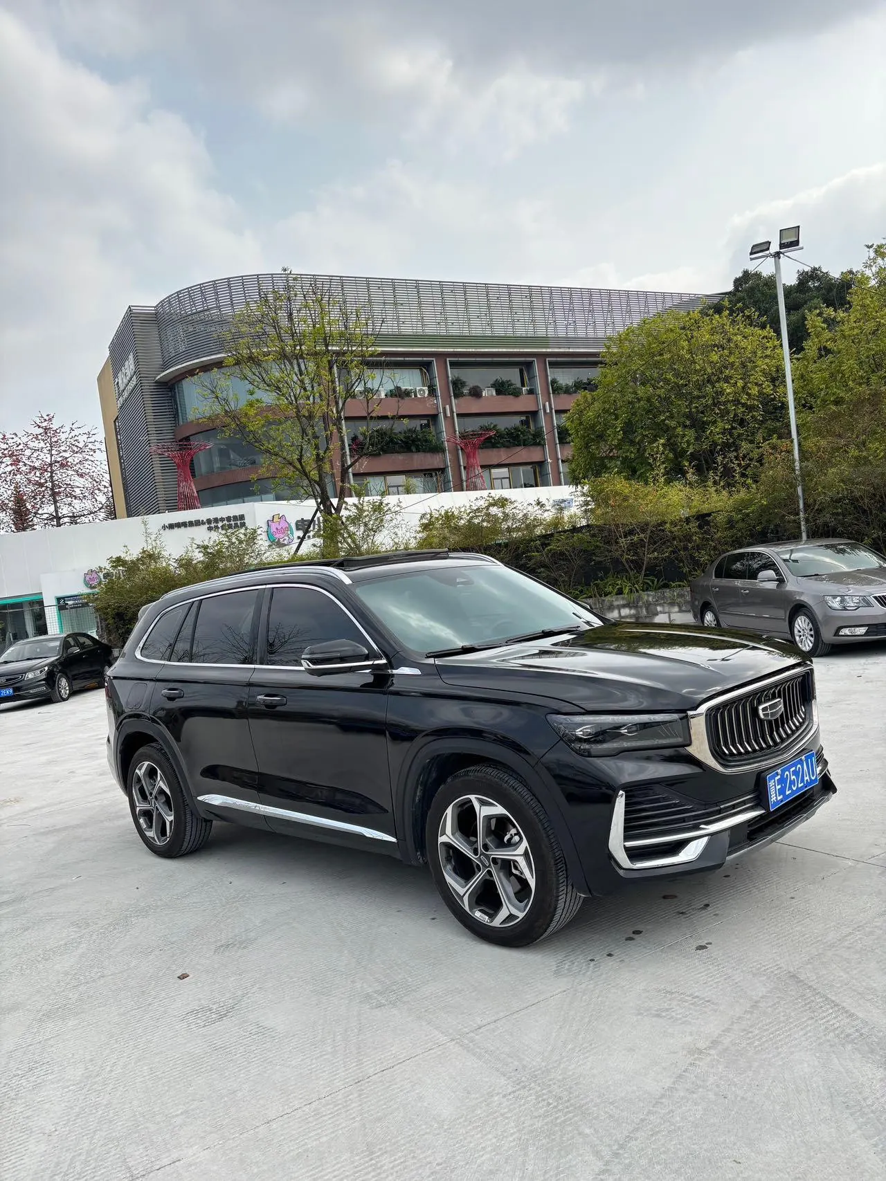 Geely 2025 XingyueL (Monjaro) 2.0TD Cloud Edition Automatic Gear 3