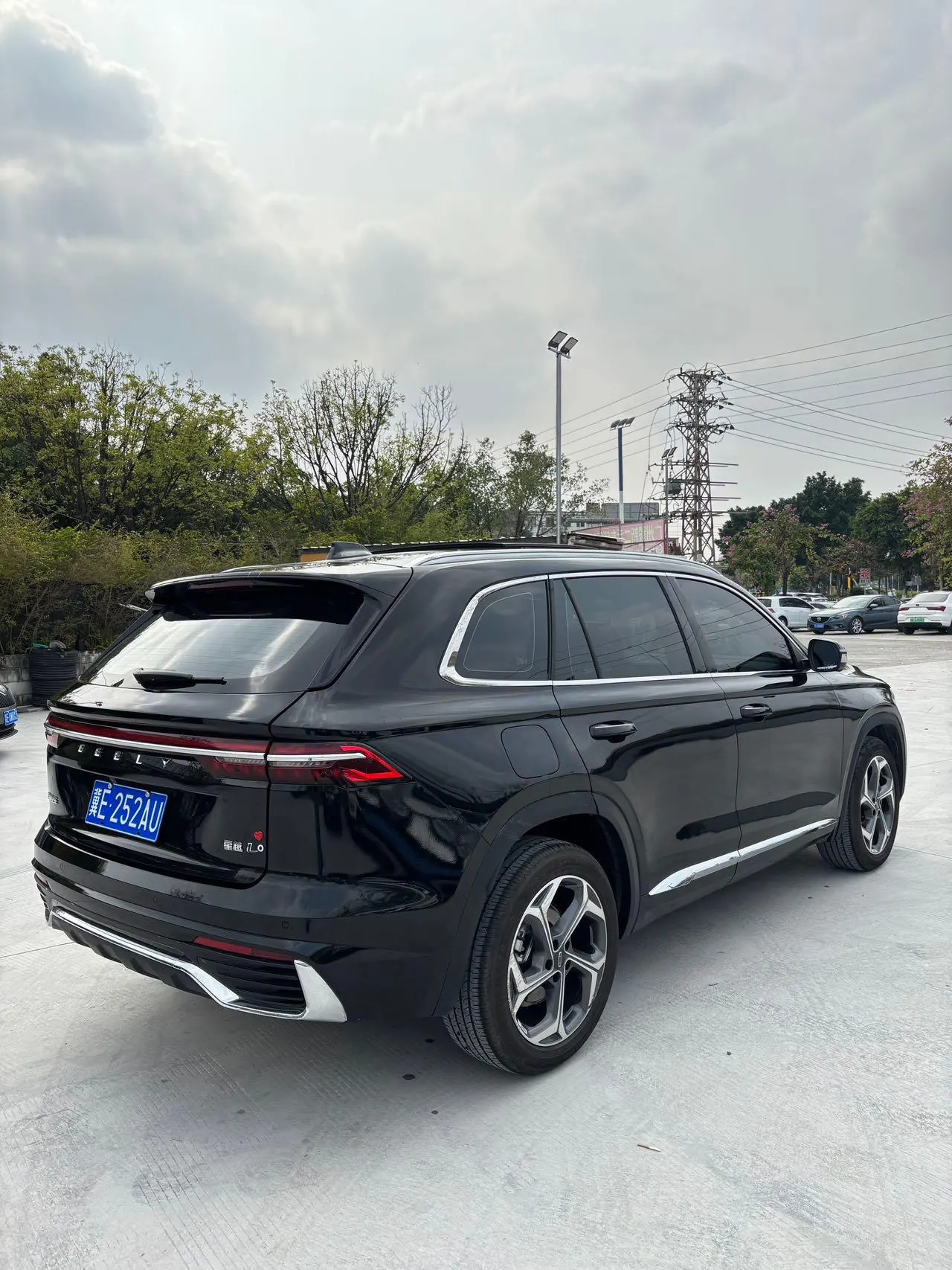 Geely 2025 XingyueL (Monjaro) 2.0TD Cloud Edition Automatic Gear 4