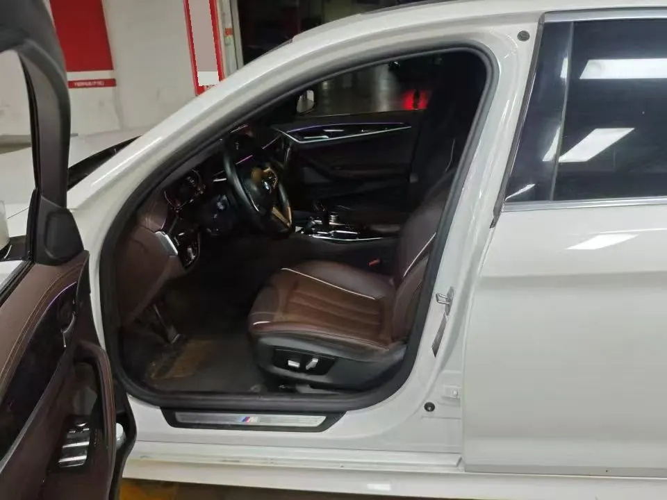 BMW 5 Series 2022 525Li 2.0T M Sports Suit (Modified) Automatic Gear 3