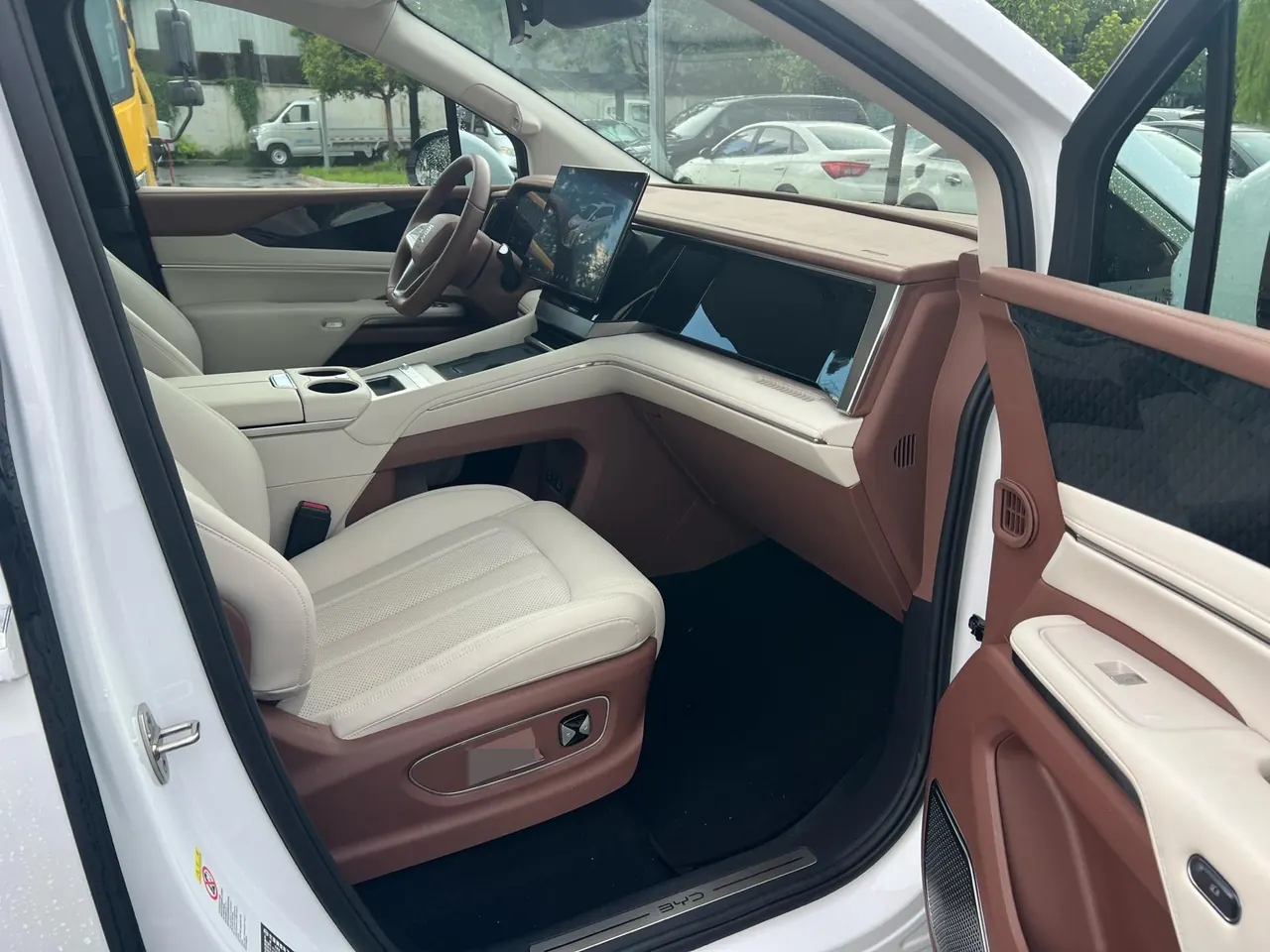BYD 2025 summer DM-i 1.5T stepless 180km Exceed automatic gear 11