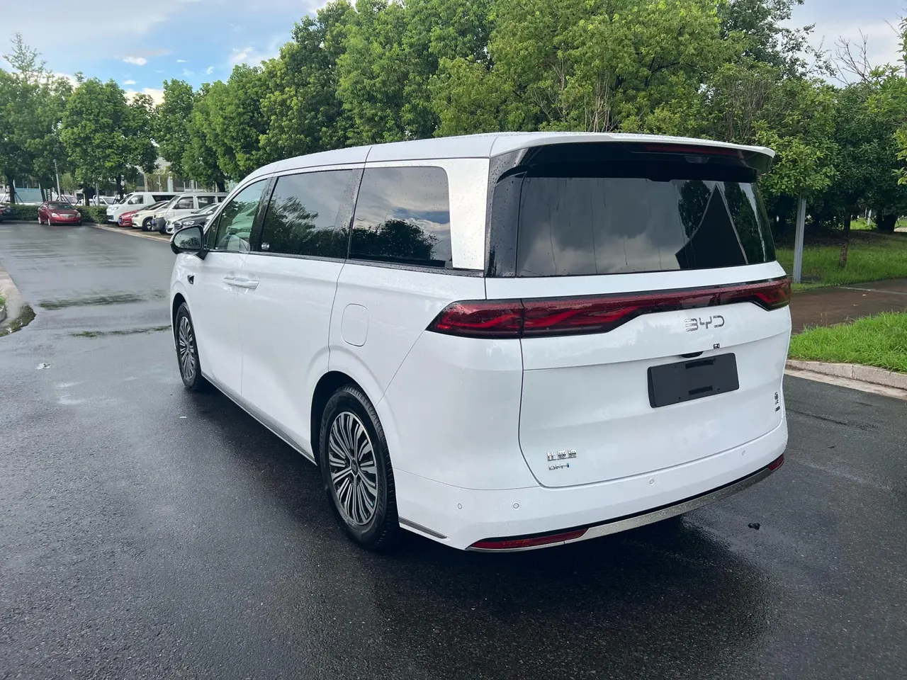 BYD 2025 summer DM-i 1.5T stepless 180km Exceed automatic gear 4