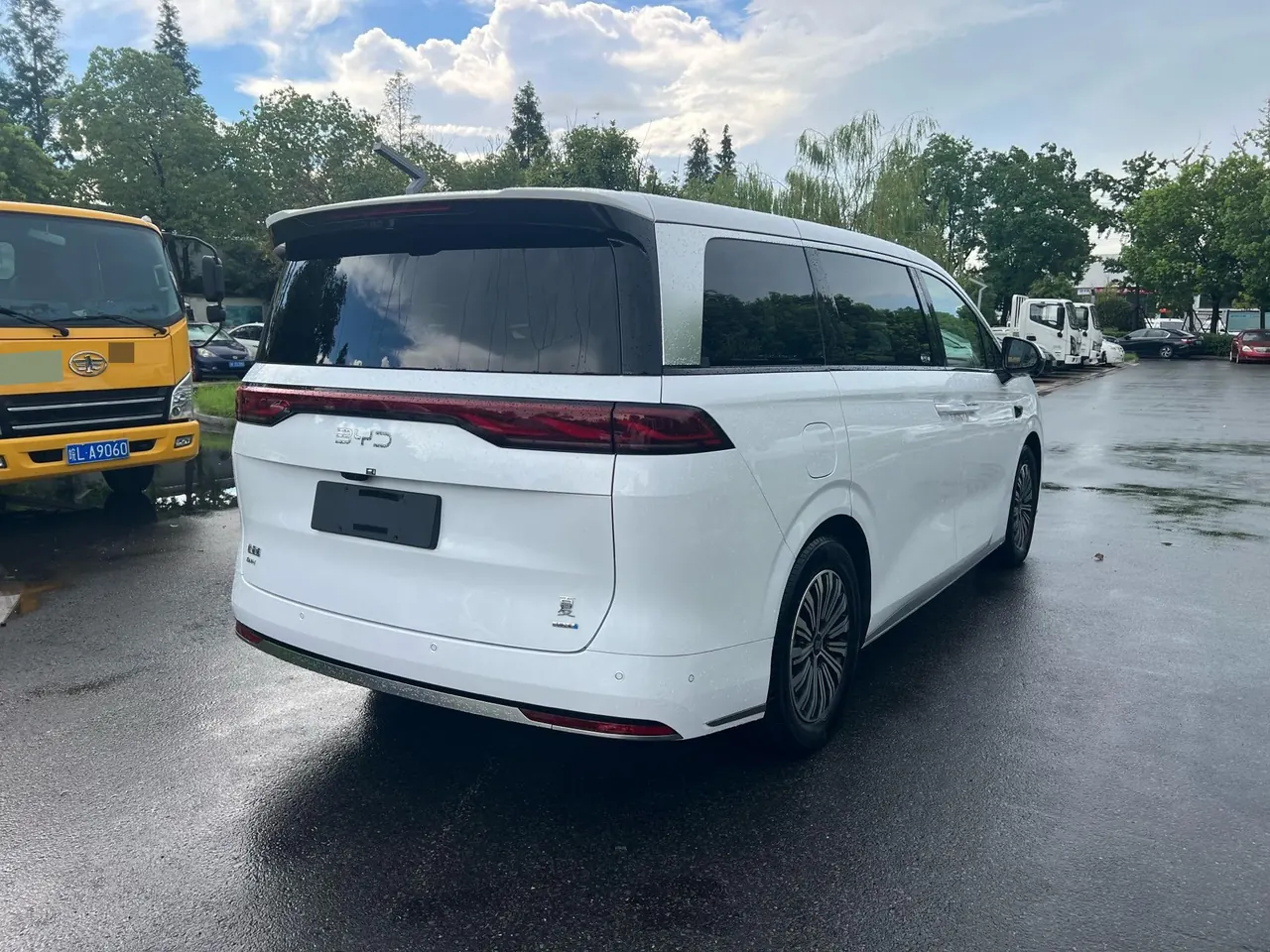 BYD 2025 summer DM-i 1.5T stepless 180km Exceed automatic gear 5