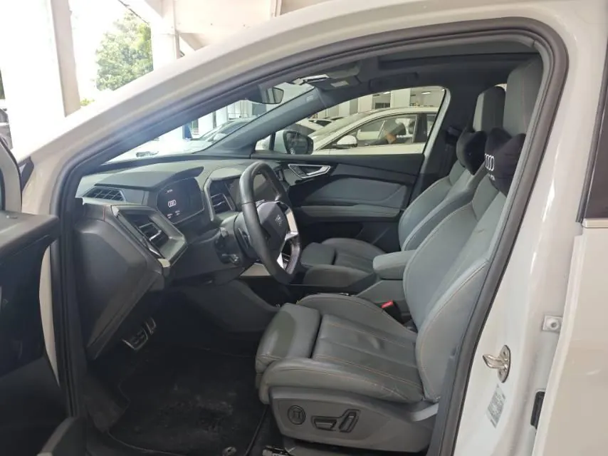 Audi 2022 Q4 e-tron 40 Creation Edition Automatic Gear 2