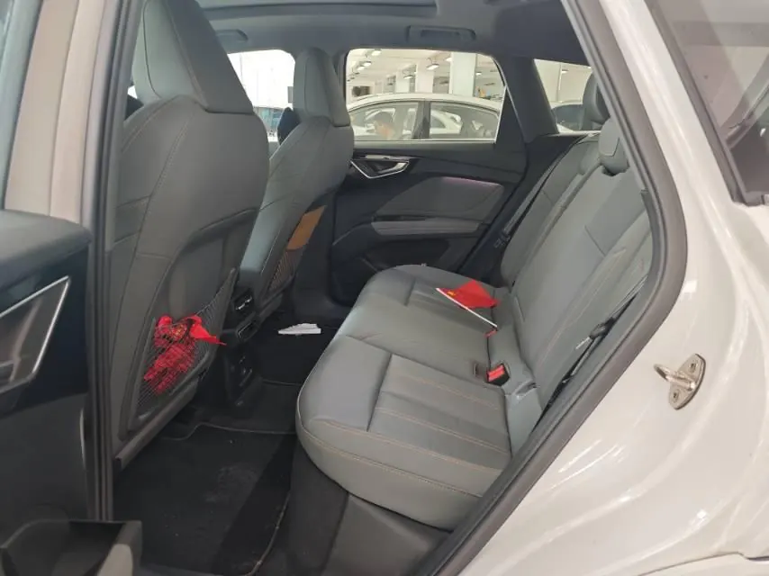 Audi 2022 Q4 e-tron 40 Creation Edition Automatic Gear 3