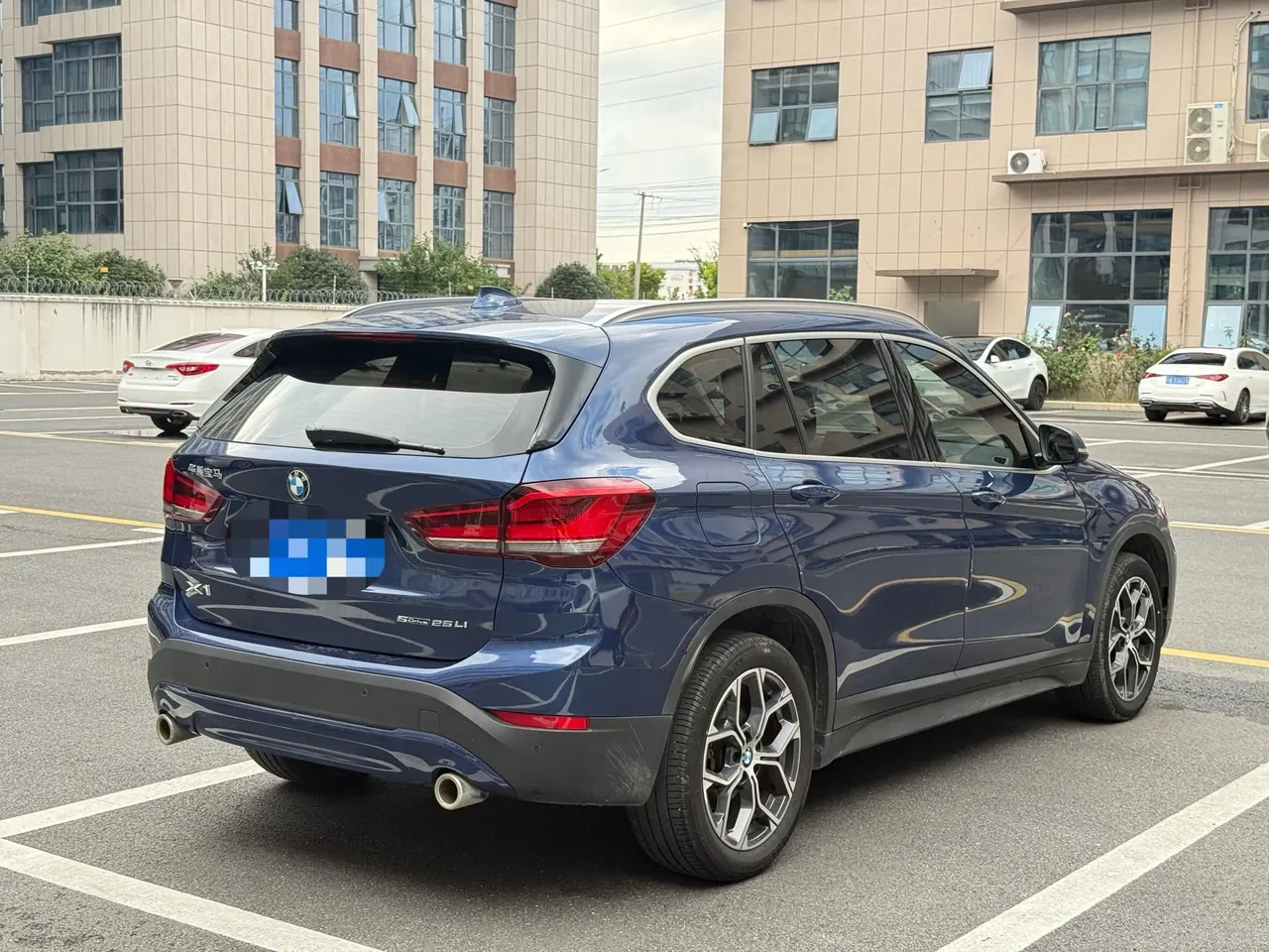 BMW 2022 X1 sDrive25Li 2.0T Leading Automatic Gear 2