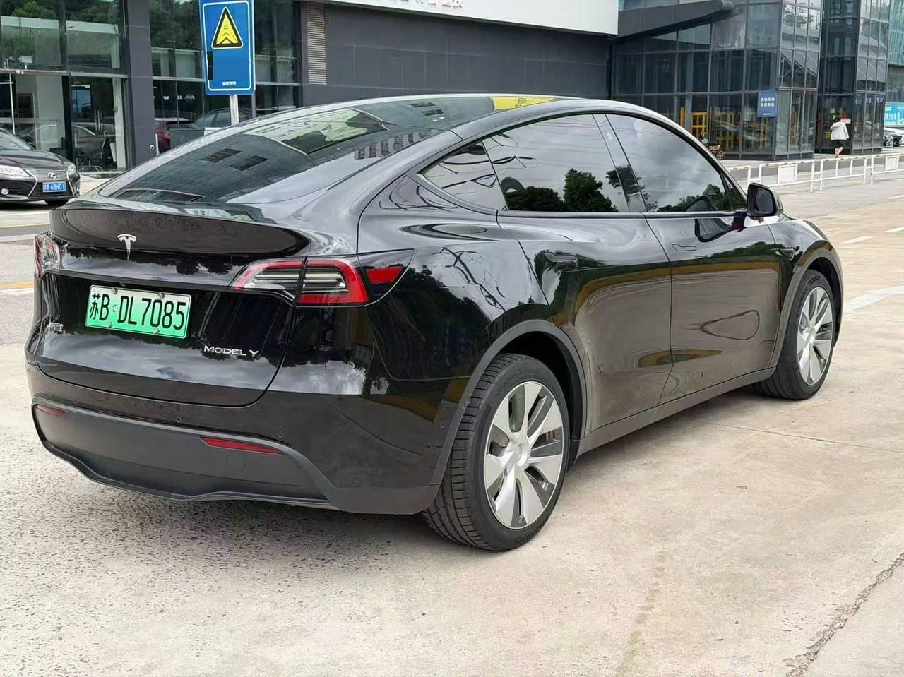 Tesla 2022 Model Y long endurance all-wheel drive version automatic transmission 9