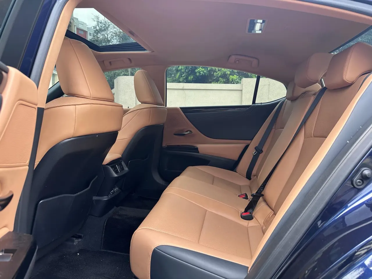 Lexus ES (Imported) 2023 ES200 2.0 Stepless Premium Edition Automatic Gear 4