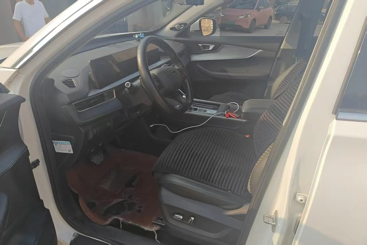 Chery 2022 Ruihu 7 PLUS 1.5T Stepless Noble Automatic Gear 4