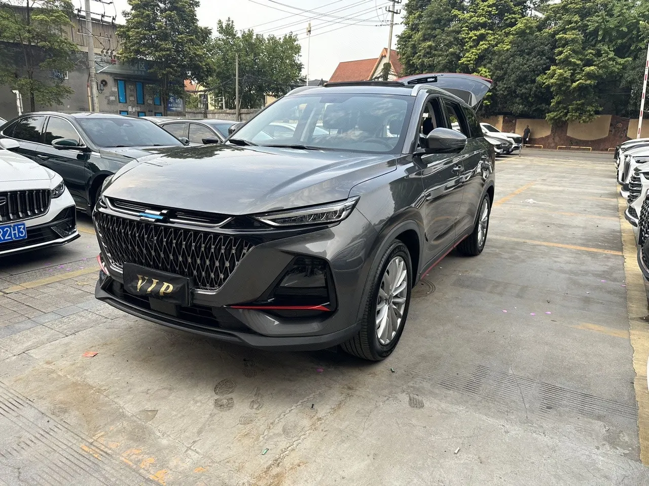 Open image lightbox: ChangAn Oshan Oshan X7 PLUS 2022 X7 PLUS 1.5T Blue Whale Honorable Automatic Gear