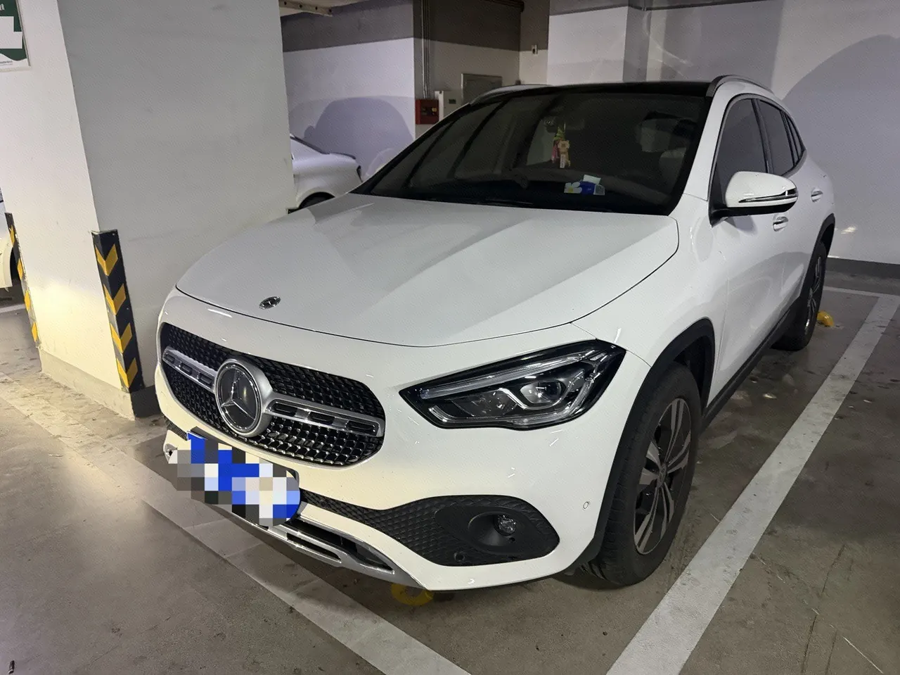 Open image lightbox: Mercedes Benz 2022 GLA 220 2.0T automatic gear