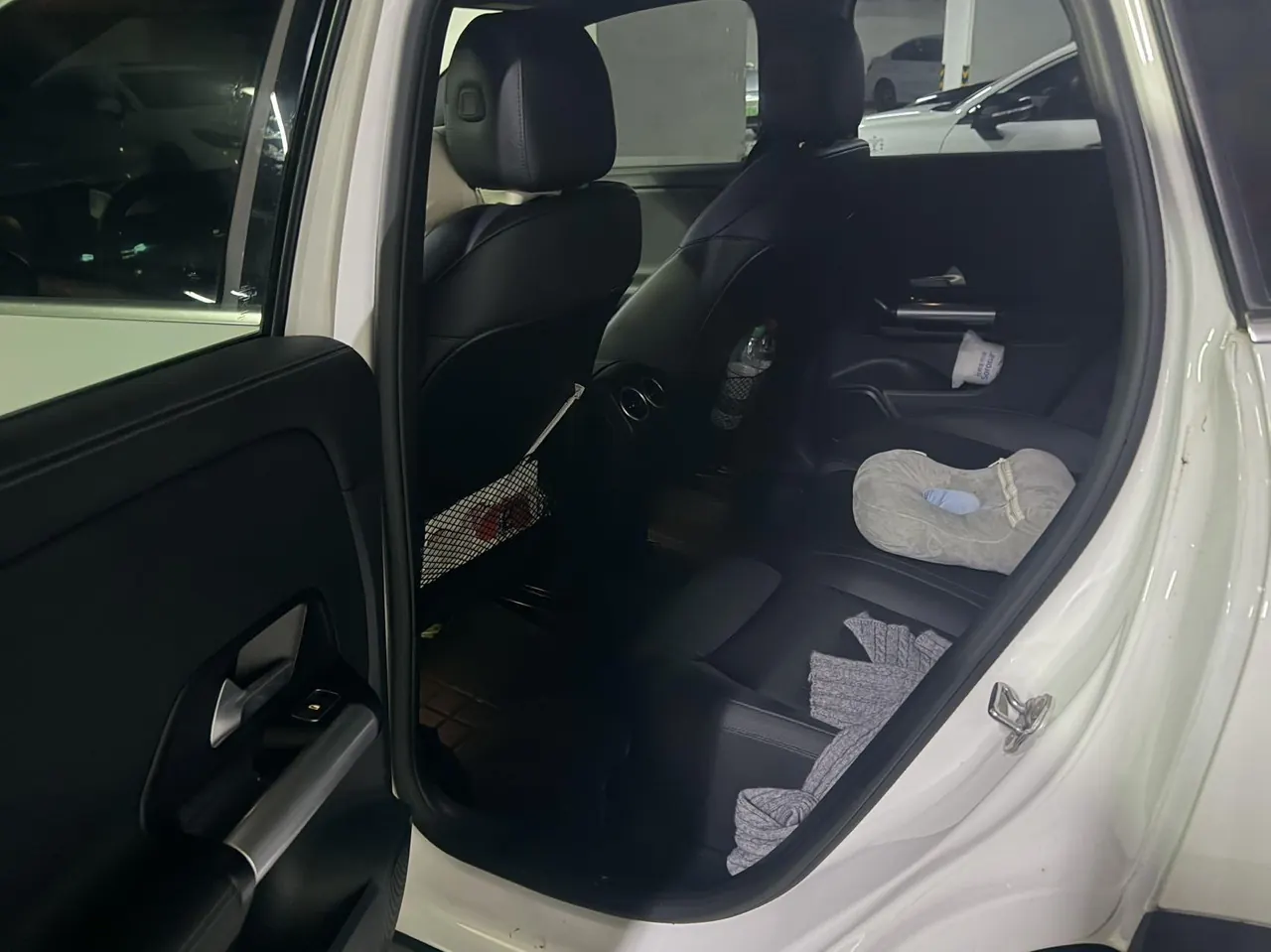 Mercedes Benz 2022 GLA 220 2.0T automatic gear 3