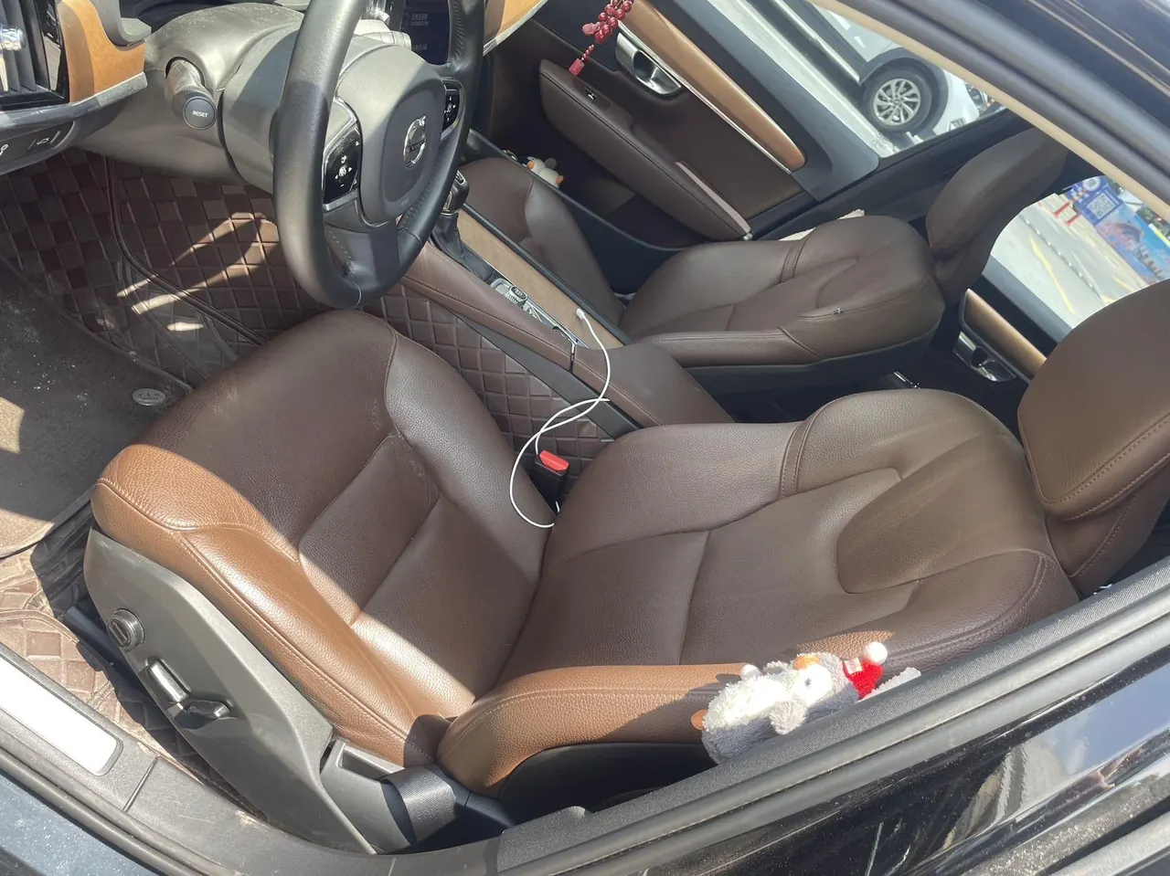 Volvo 2020 S90 2.0T T5 Zhiyi Deluxe Edition Automatic Gear 4
