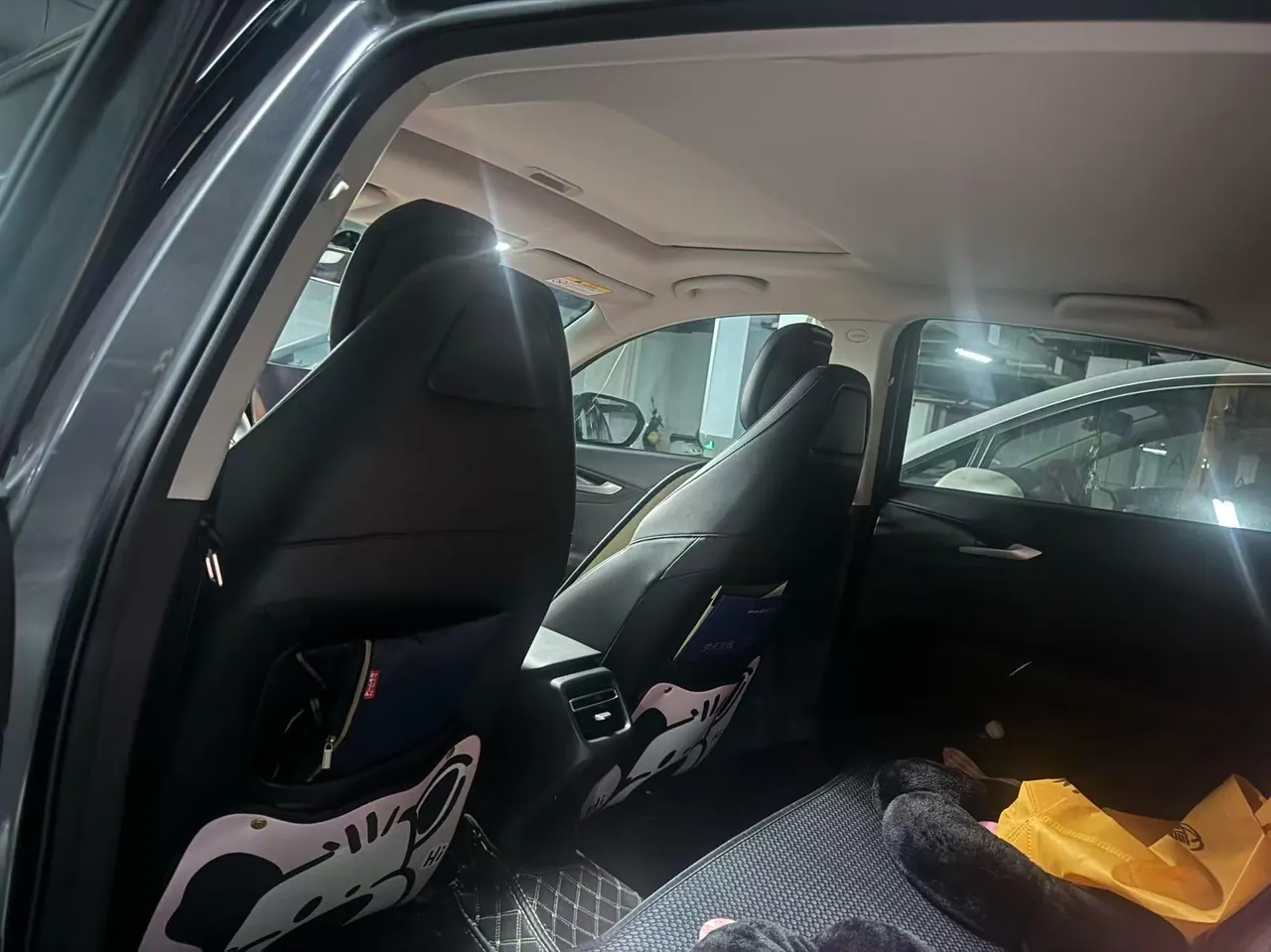 ChangAn 2023 Yida 1.5TGDI Blue Whale NE Flagship Automatic Gear 3