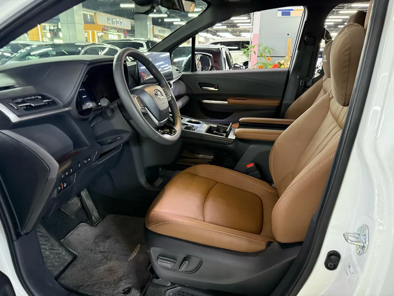 Toyota 2026 Sana 2.5 Stepless Four-wheel Drive Premium Edition Automatic Transmission 2