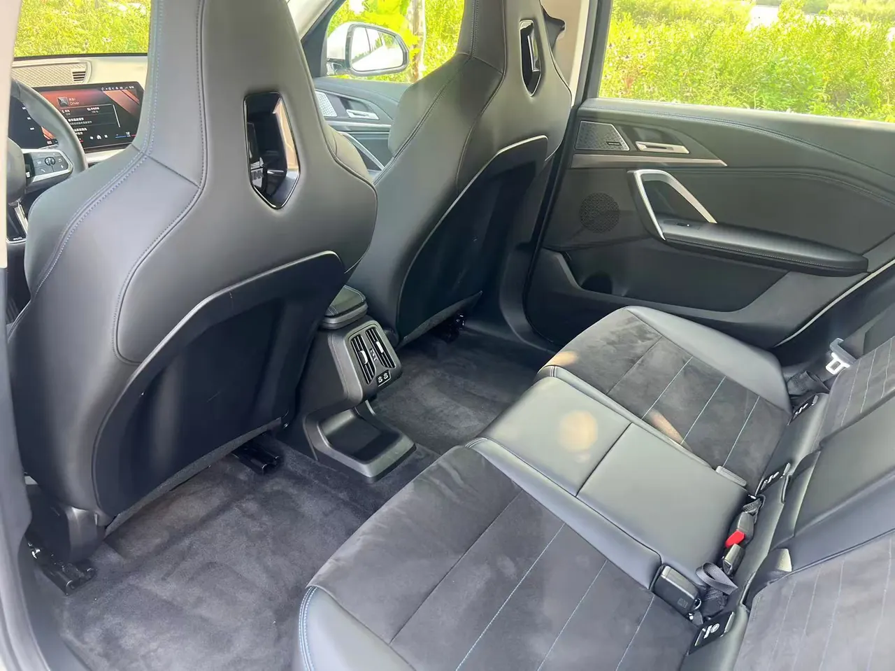 BMW 2025 iX1 xDrive30L xDrive30L m sports obsidian night suit automatic gear 5