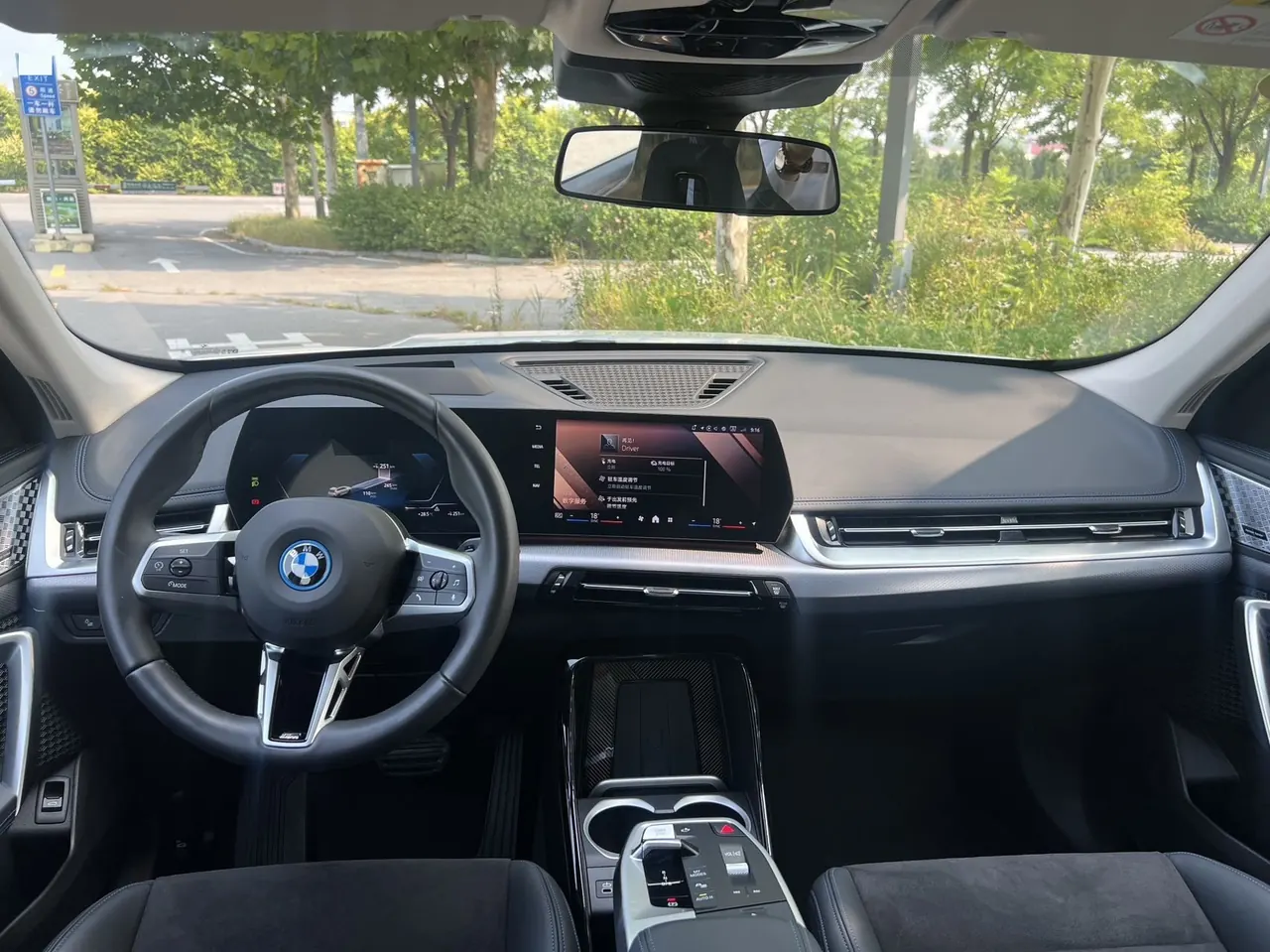 BMW 2025 iX1 xDrive30L xDrive30L m sports obsidian night suit automatic gear 6