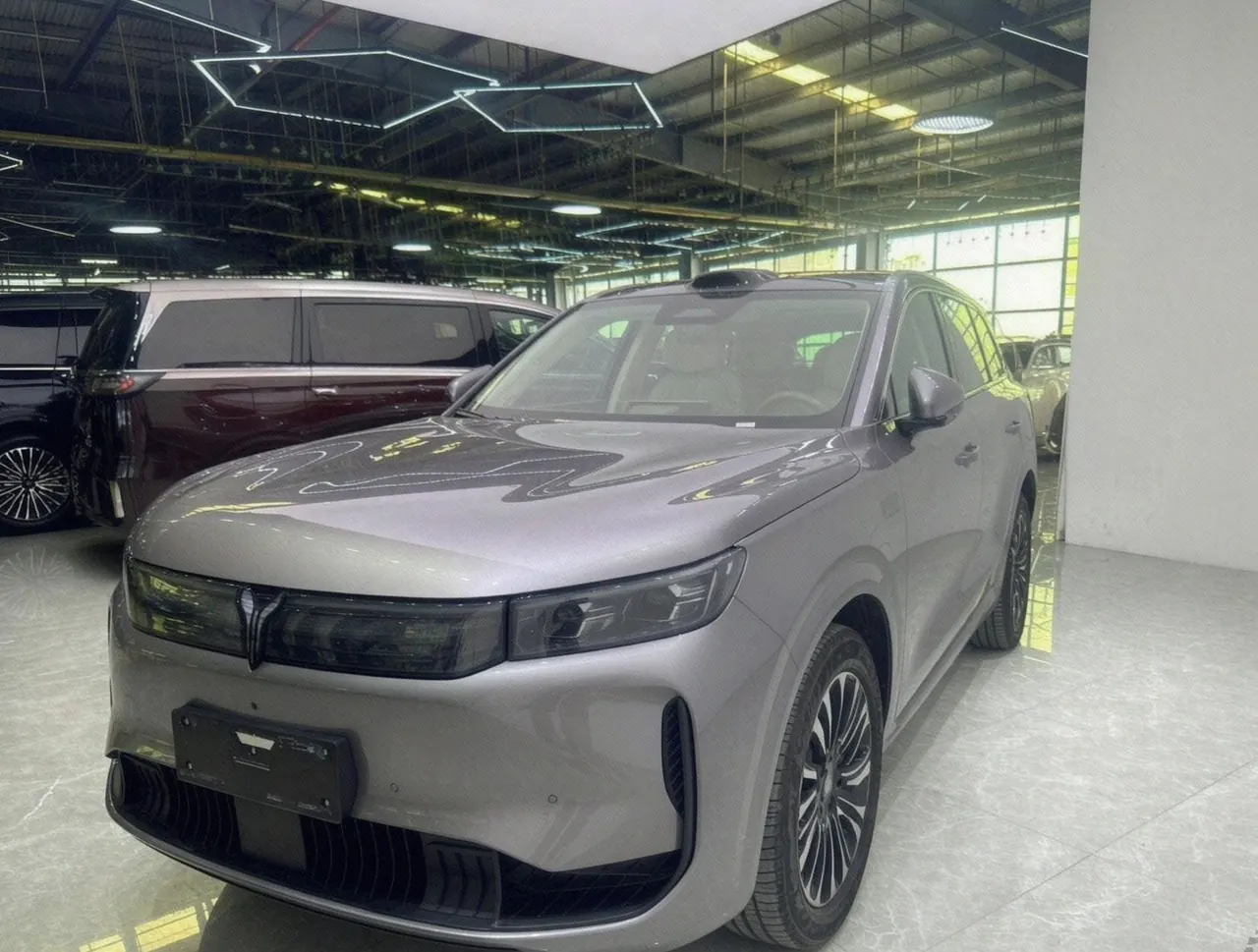 Open image lightbox: Voyah 2025 FREE four-wheel drive dry Kun version of automatic gear