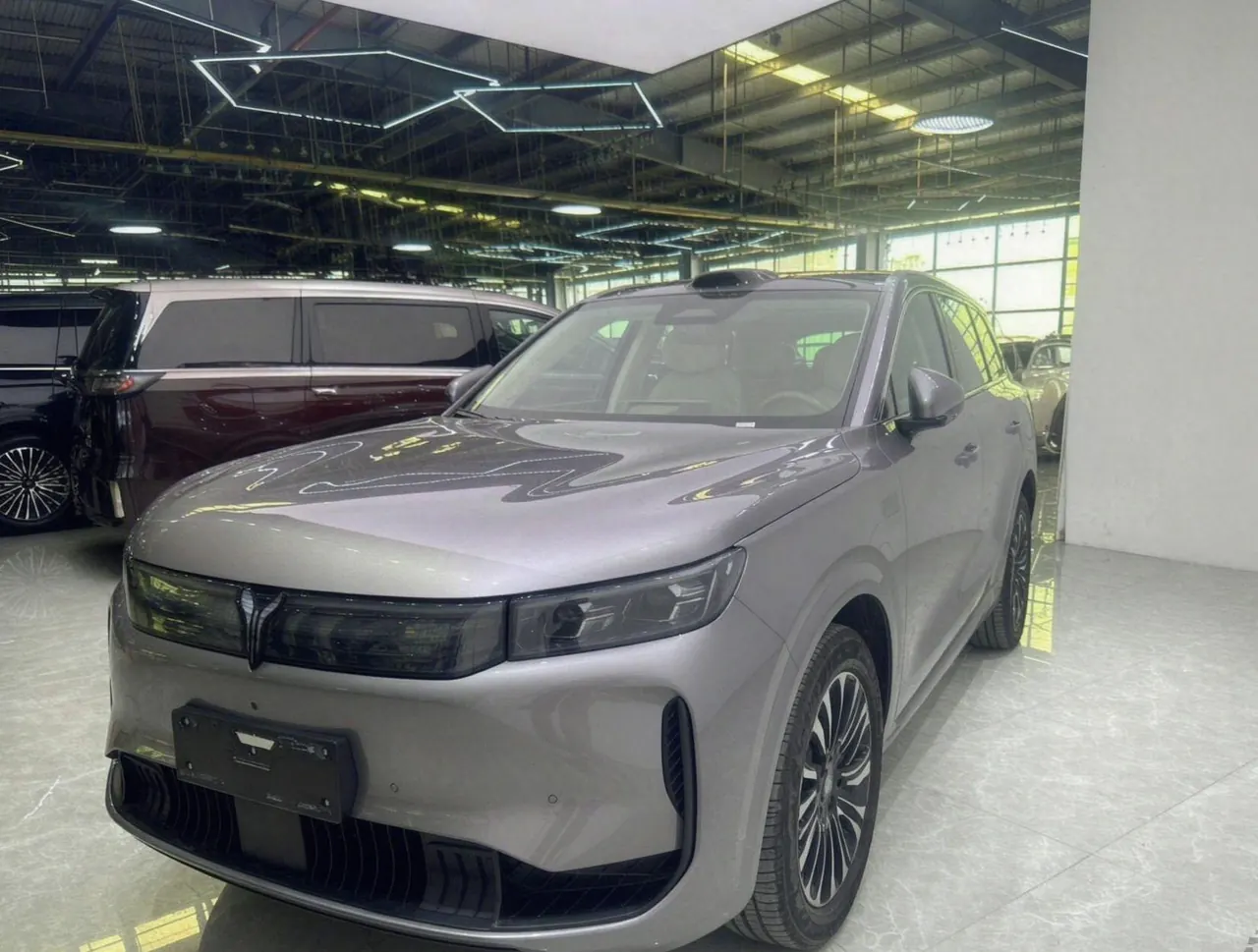 Voyah 2025 FREE four-wheel drive dry Kun version of automatic gear 2