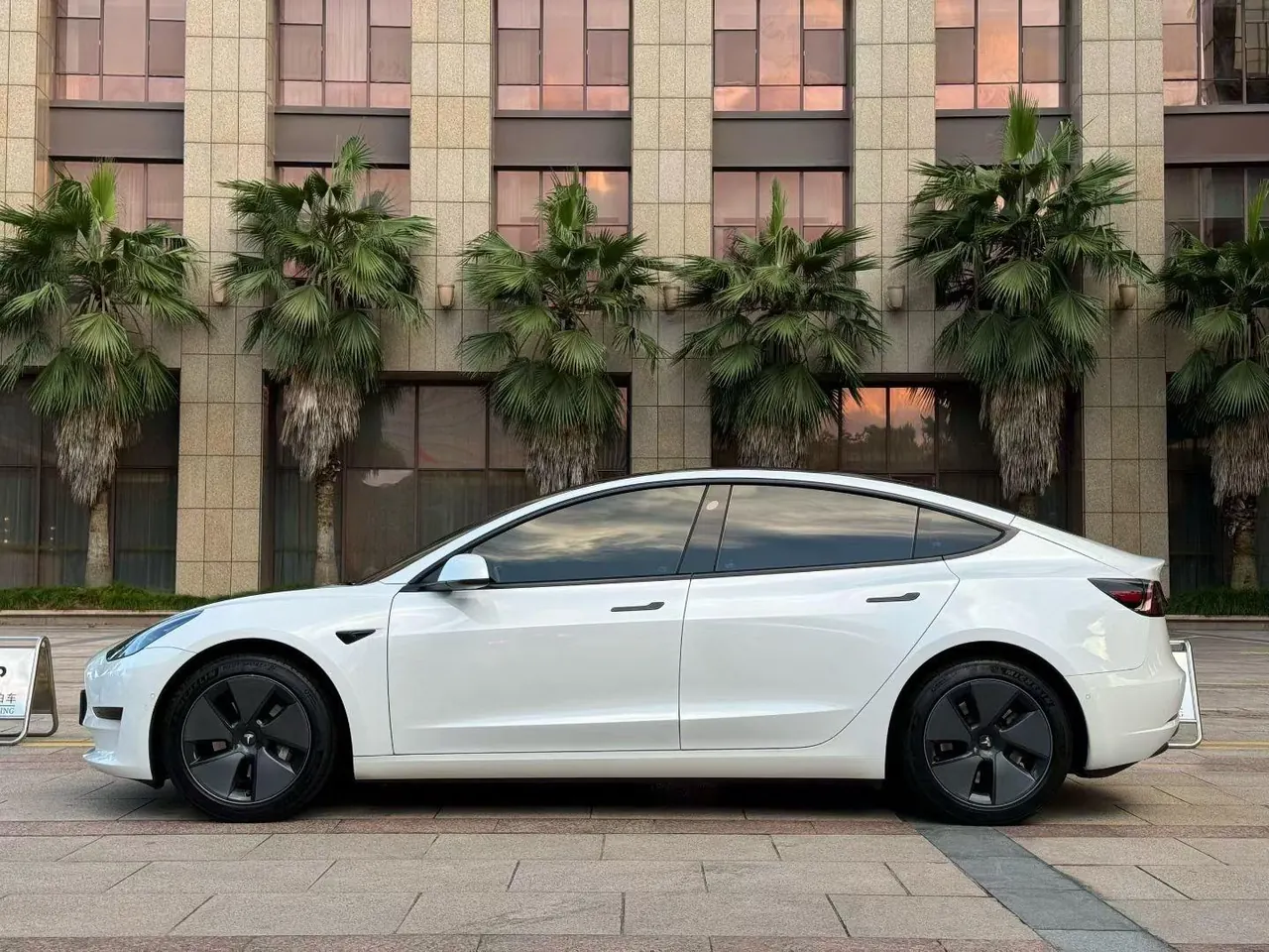 Tesla 2022 Model 3 rear-wheel drive version of automatic transmission 7