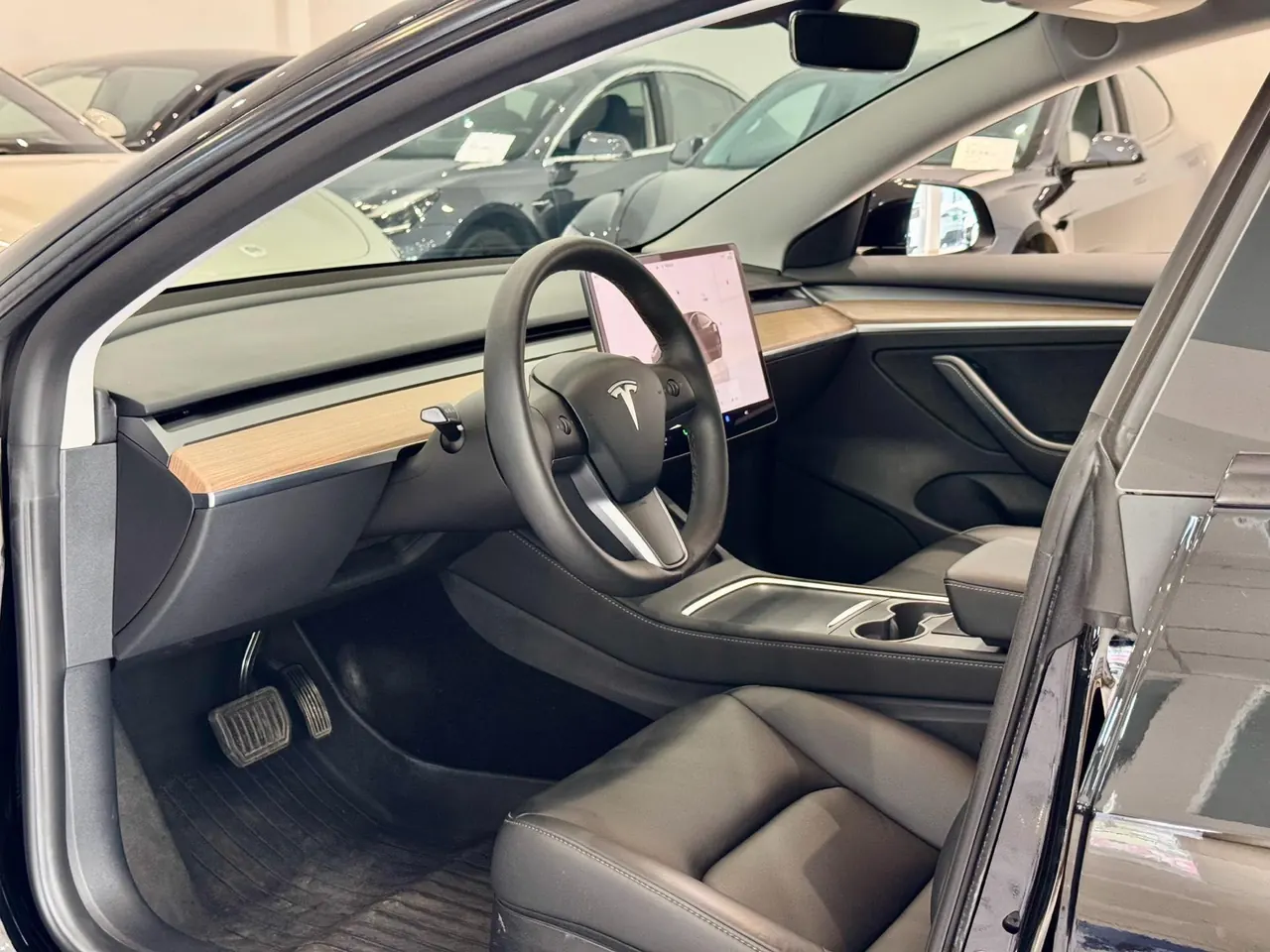 Tesla 2022 Model 3 rear-wheel drive version of automatic transmission 5