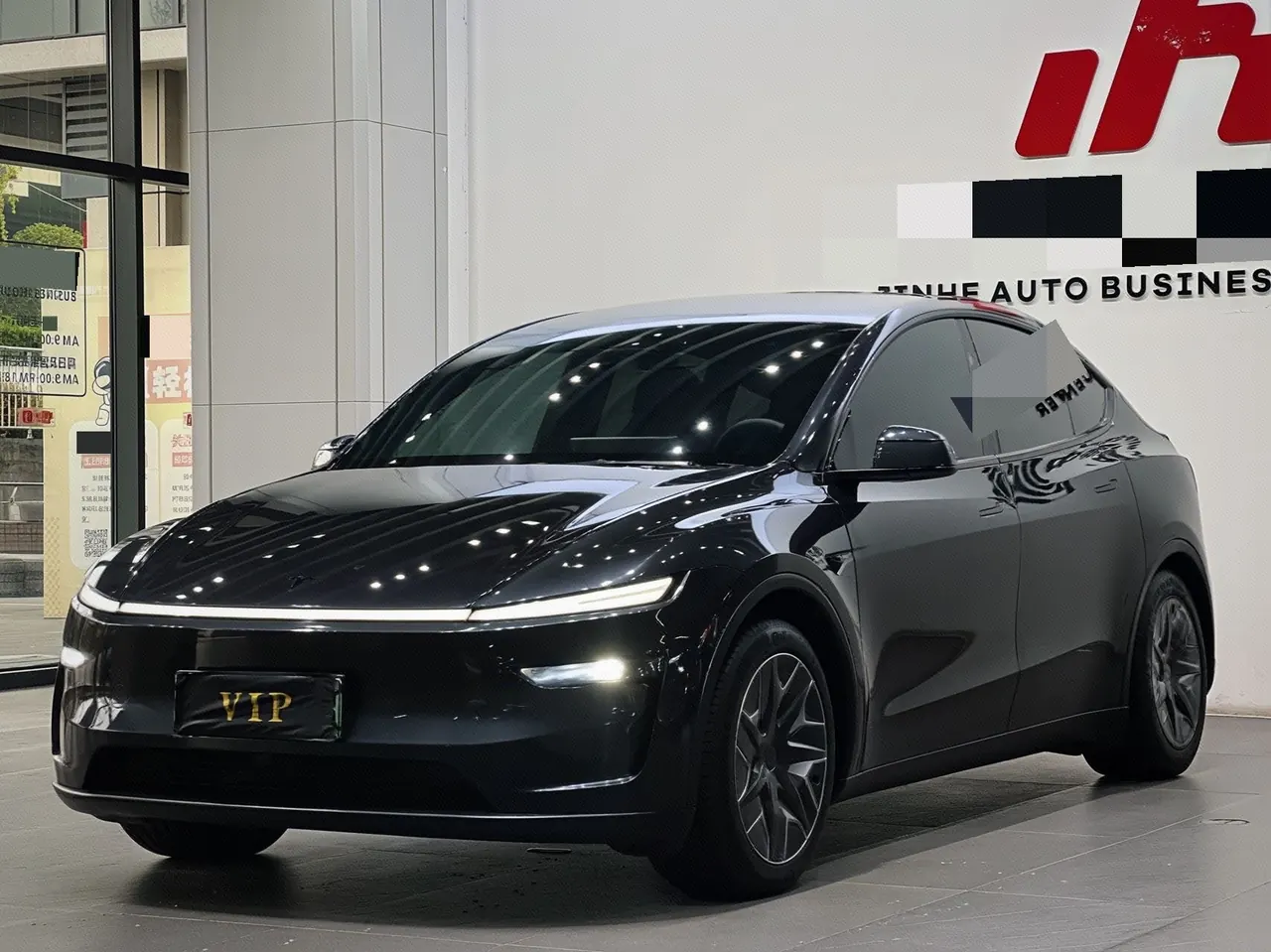 Open image lightbox: Tesla 2025 Model Y L Long Endurance All-Wheel Drive Automatic Transmission