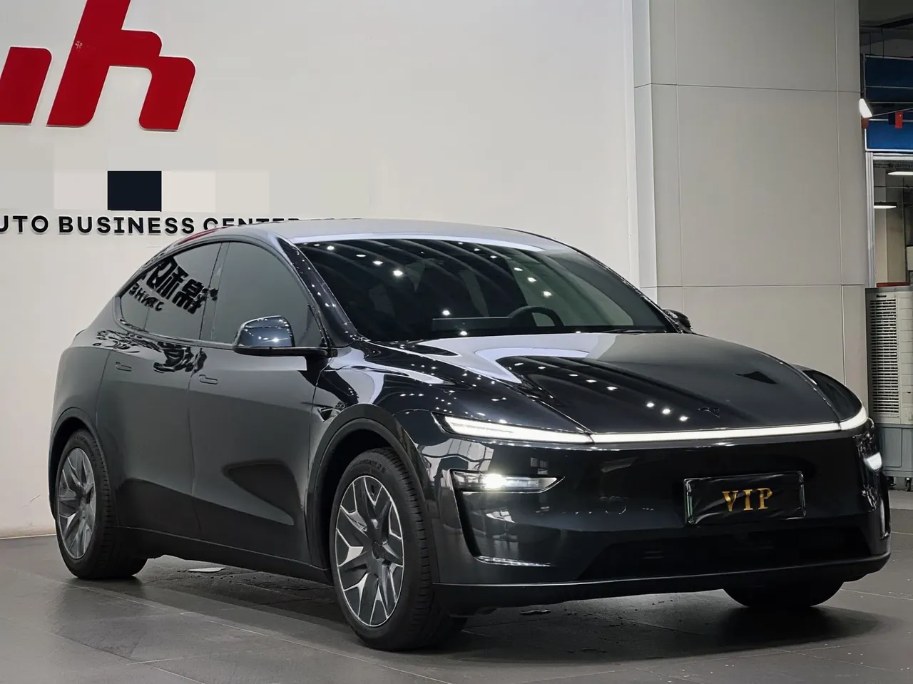 Tesla 2025 Model Y L Long Endurance All-Wheel Drive Automatic Transmission 5