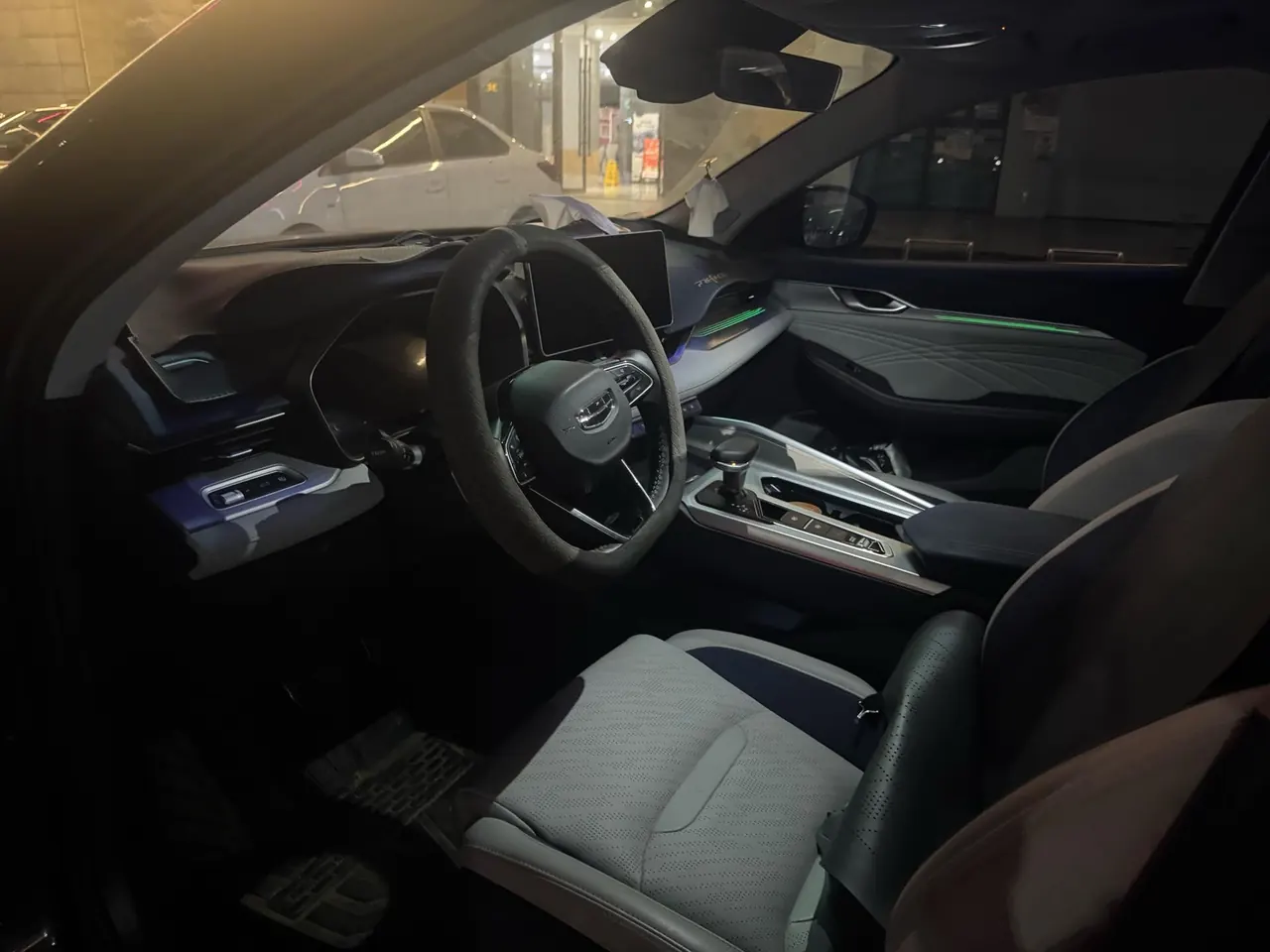 Geely 2023 Xingrui 2.0TD Honorable Automatic Transmission 2