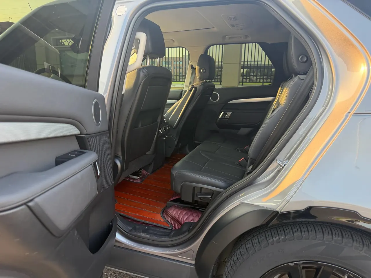Land Rover Discovery (Imported) 2020 Discovery 53.0 T V6 30th Anniversary Special Edition Automatic Gear 7
