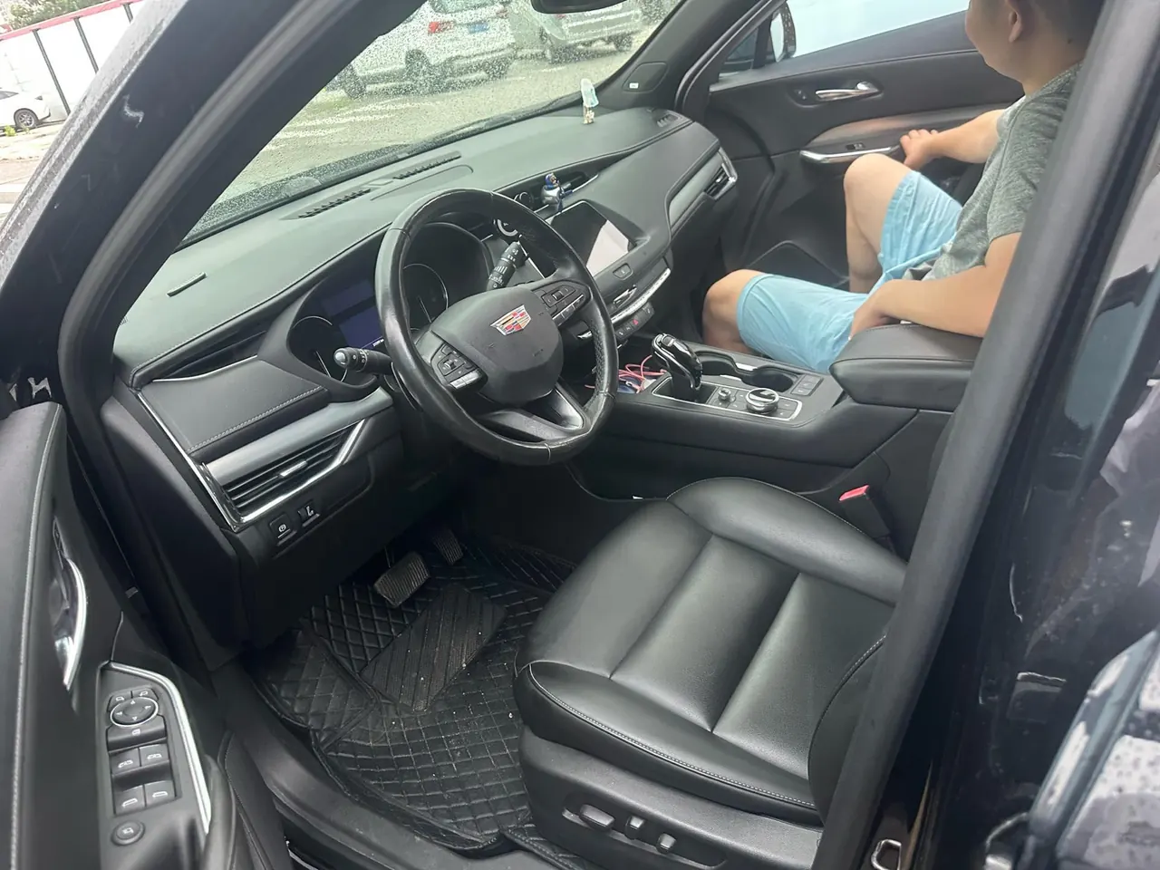 Cadillac 2020 XT4 2.0T 28T Two-Drive Leading Automatic Gear 3
