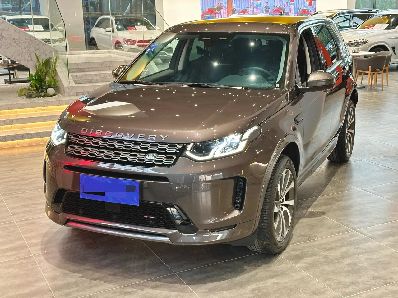 打开图片灯箱:Land Rover 2023 Discovery Sports Edition 48V 2.0T 249PS R-Dynamic S Performance Edition Automatic Gear