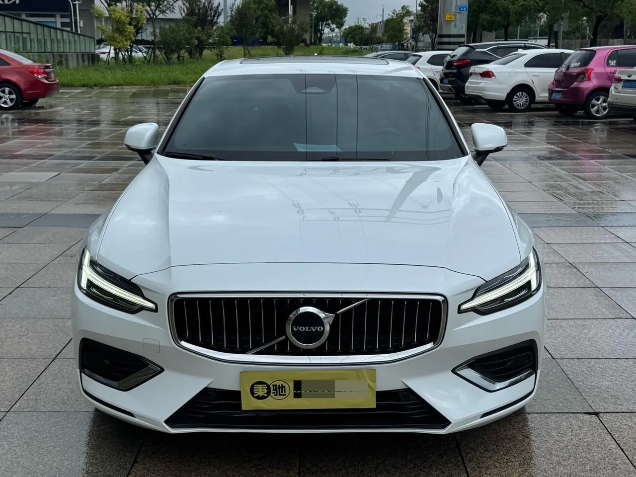 Volvo 2023 S60 48V 2.0T B4 Zhiyuan Sports Edition Automatic Gear 2