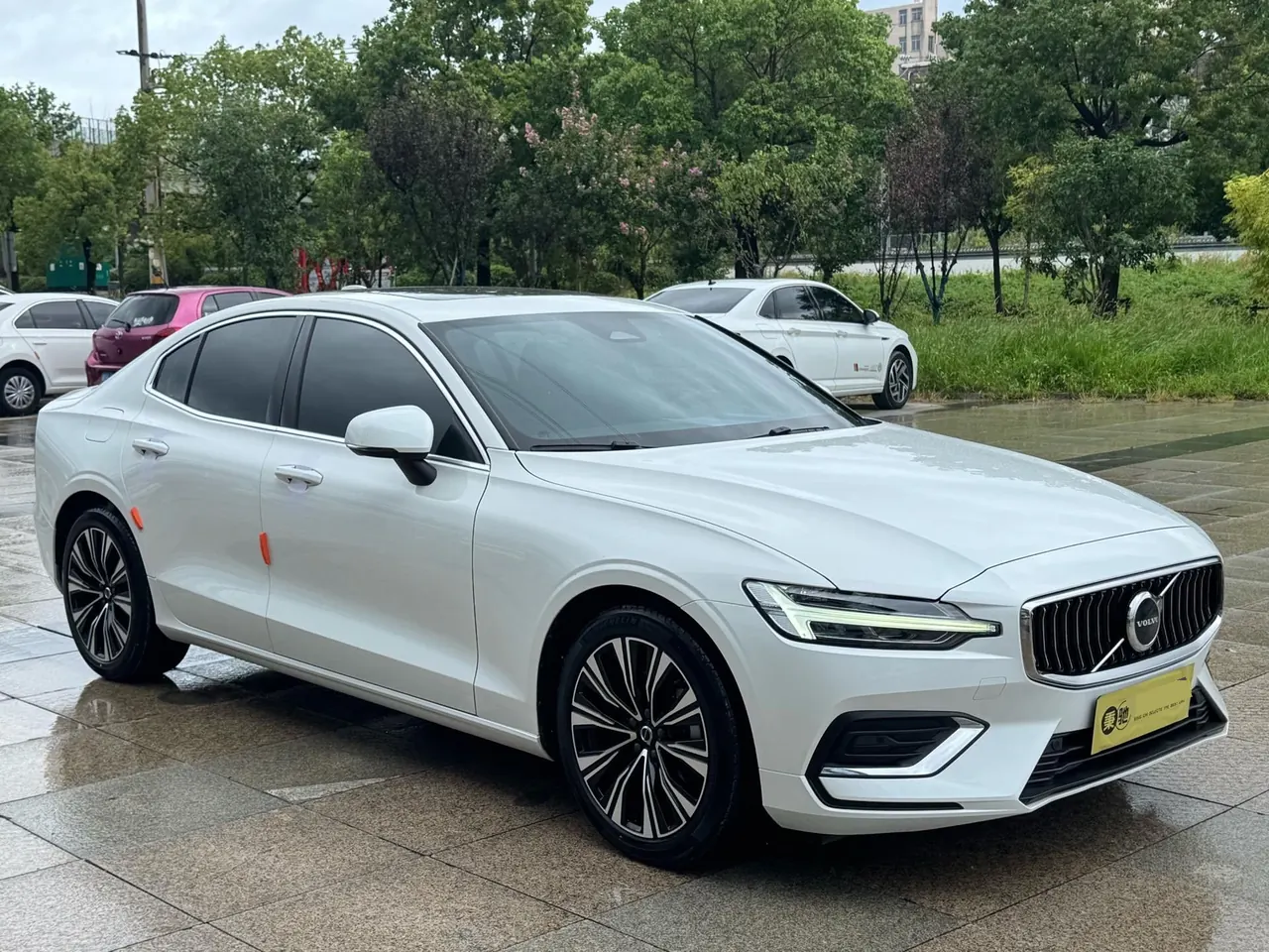 Volvo 2023 S60 48V 2.0T B4 Zhiyuan Sports Edition Automatic Gear 3