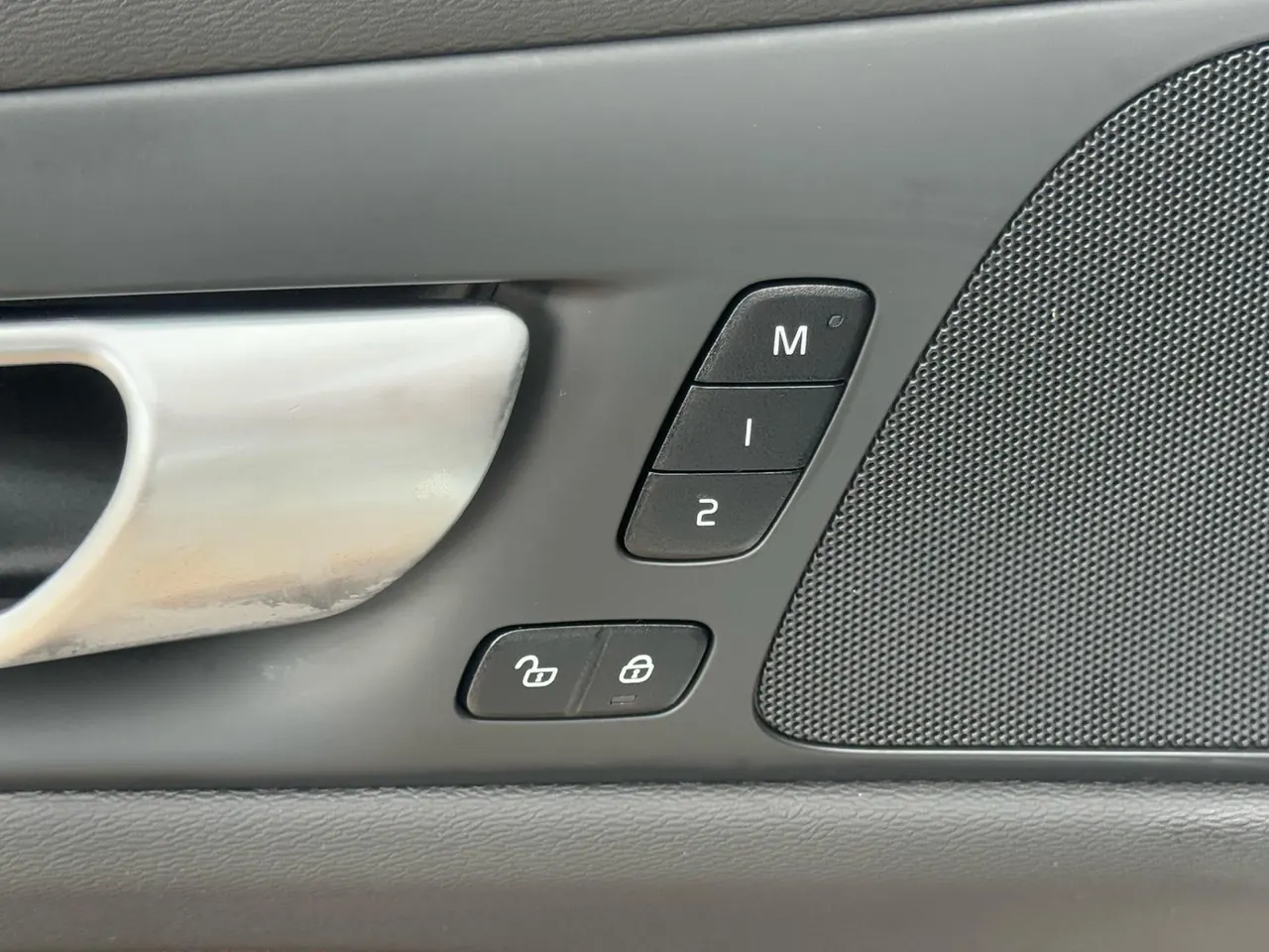 Volvo 2023 S60 48V 2.0T B4 Zhiyuan Sports Edition Automatic Gear 7