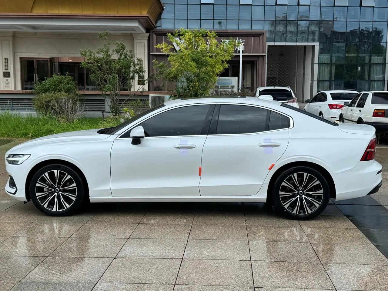 Volvo 2023 S60 48V 2.0T B4 Zhiyuan Sports Edition Automatic Gear 9