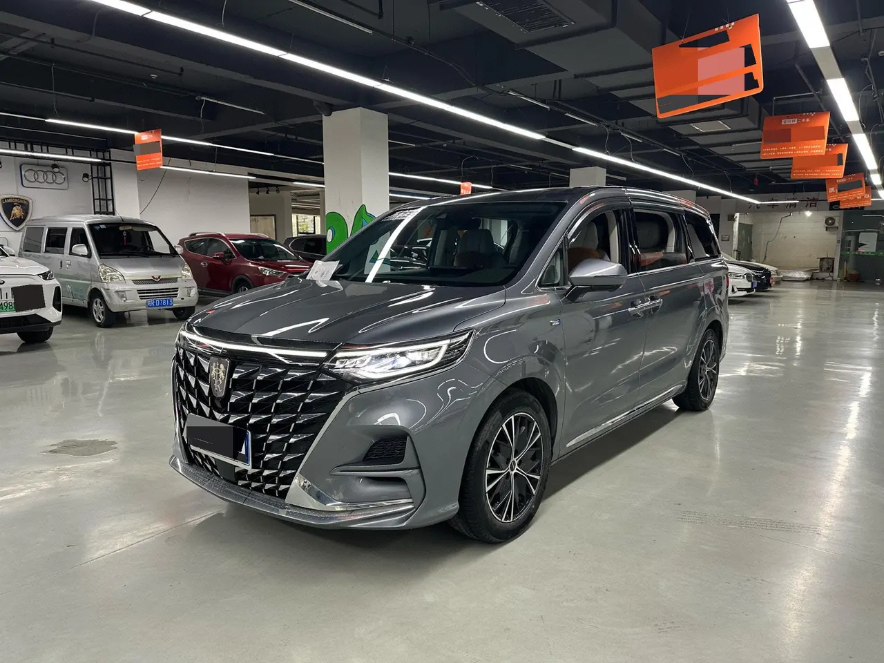 Roewe 2023 iMAX8 2.0TGI 400TGI to Enjoy Edition Automatic Gear - View 1