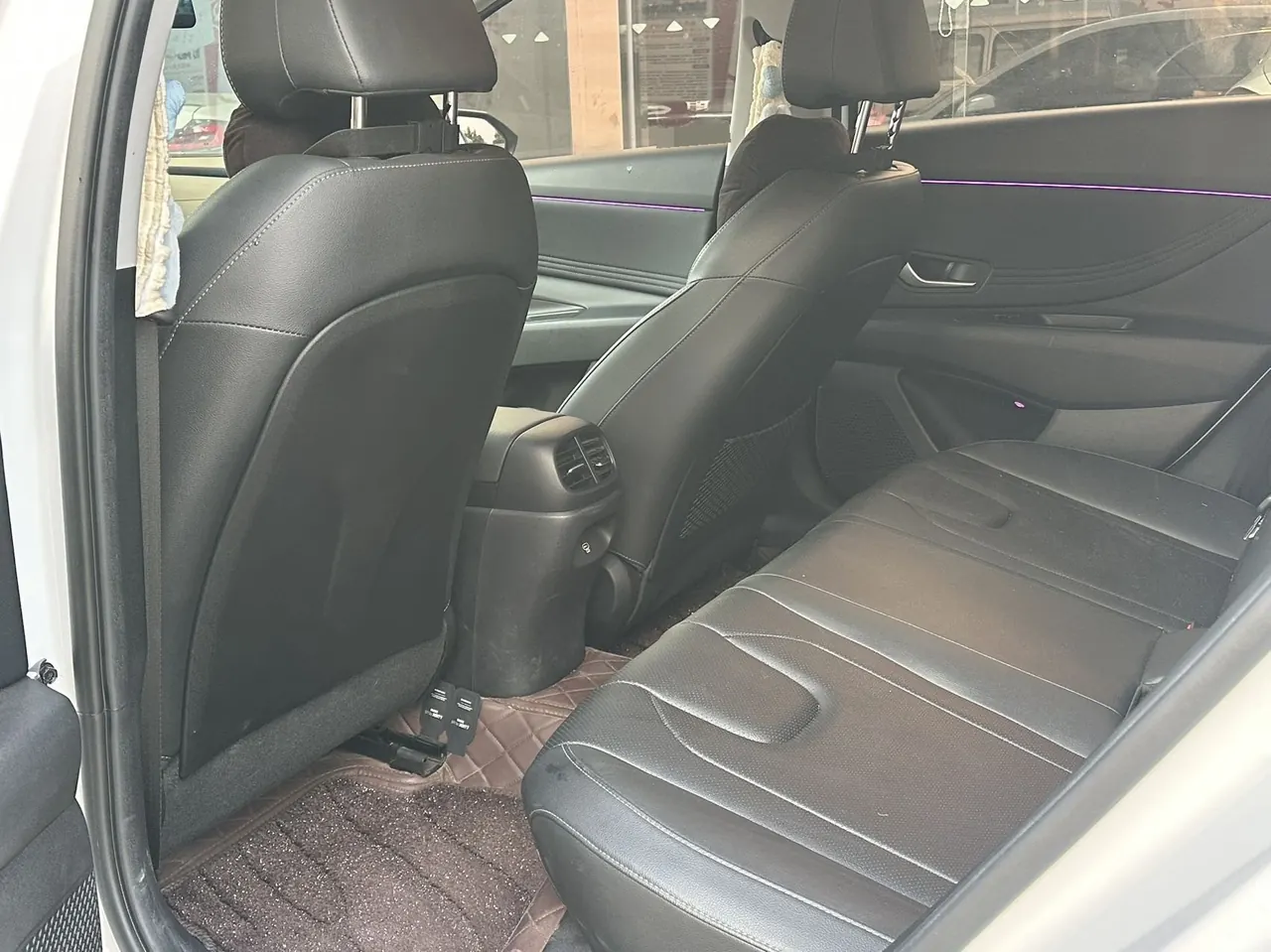 Hyundai 2023 Elantra -3-compartment 1.5 stepless LUX premium automatic gear 6